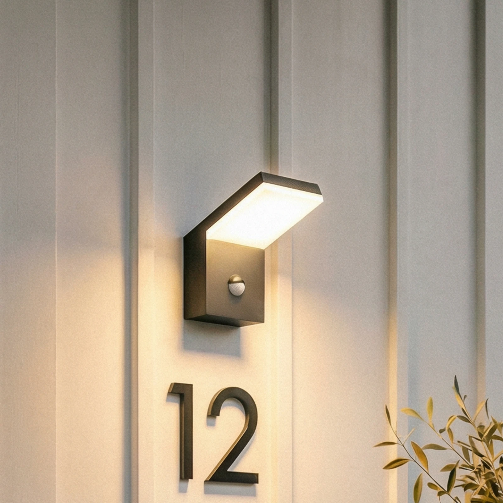 Yolena – LED-Außenwandleuchte mit Sensor