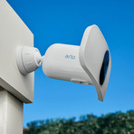 Arlo Pro 3 Flutlichtkamera mit 2K-HDR-Bildqualität
