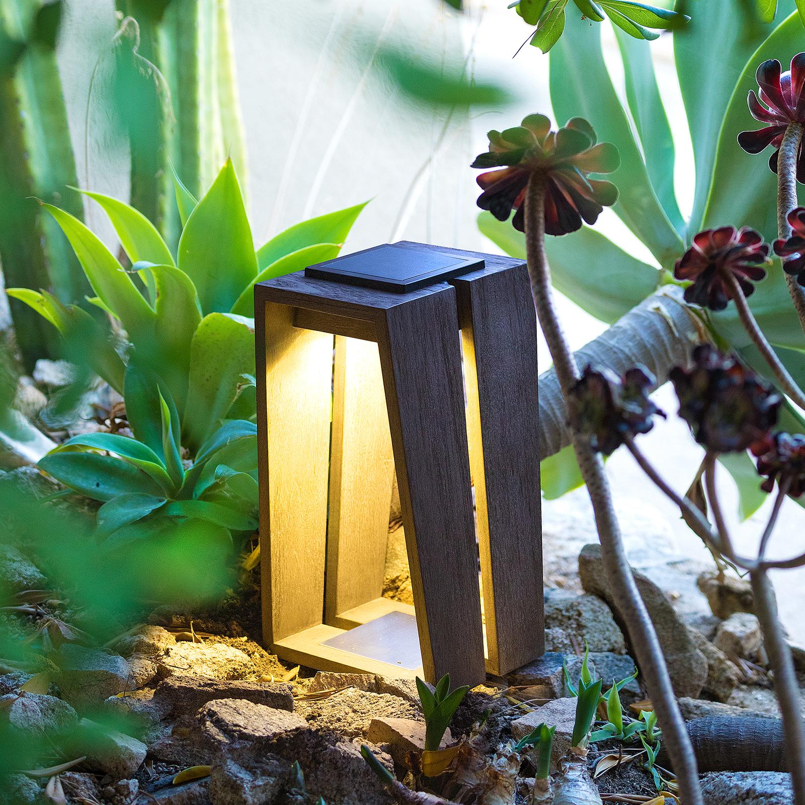 Skaal LED solar lantern with sensor, 39 cm