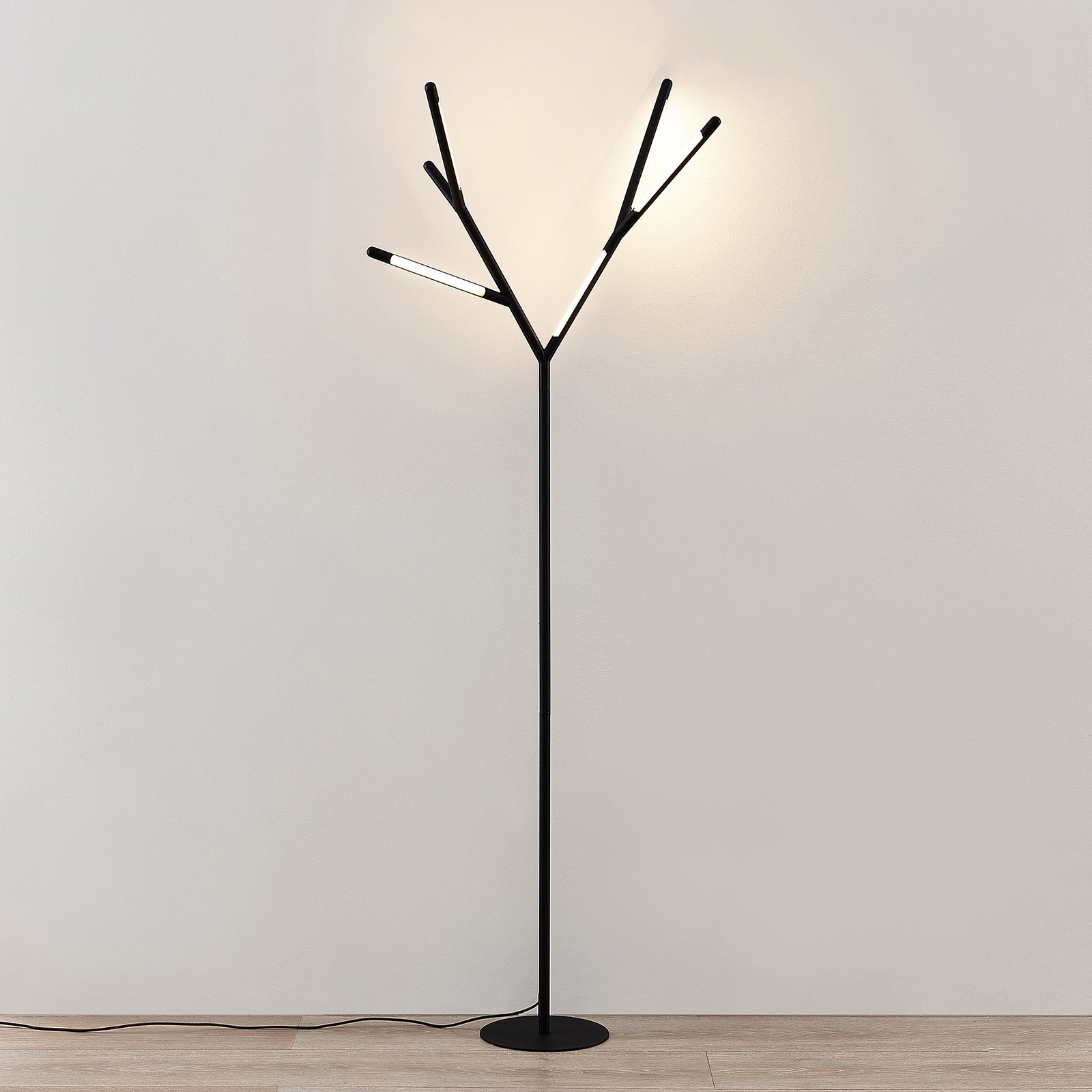 Lucande Cuerno lampadaire LED en noir-blanc
