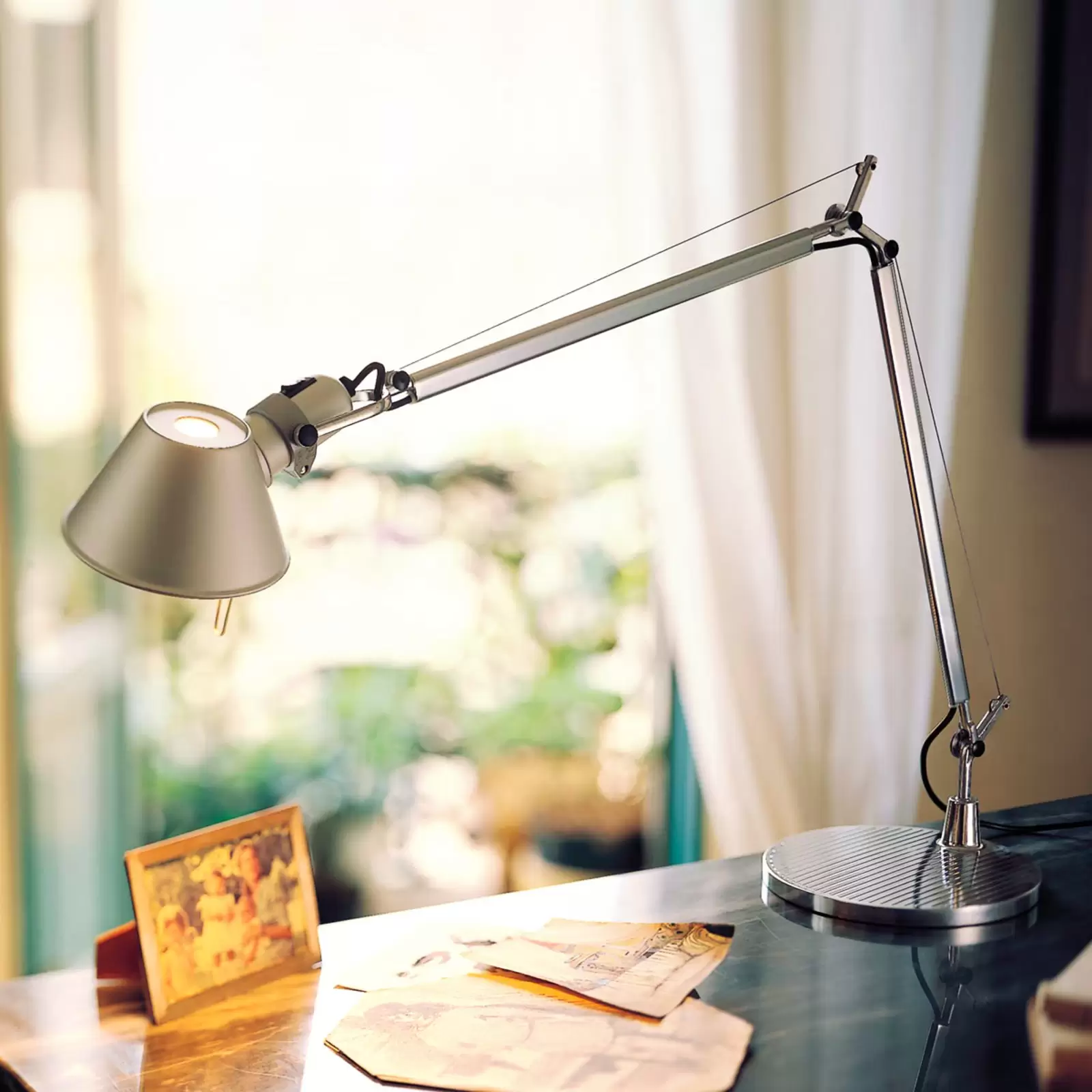 Lampe de bureau LED Nicano alu avec variateur