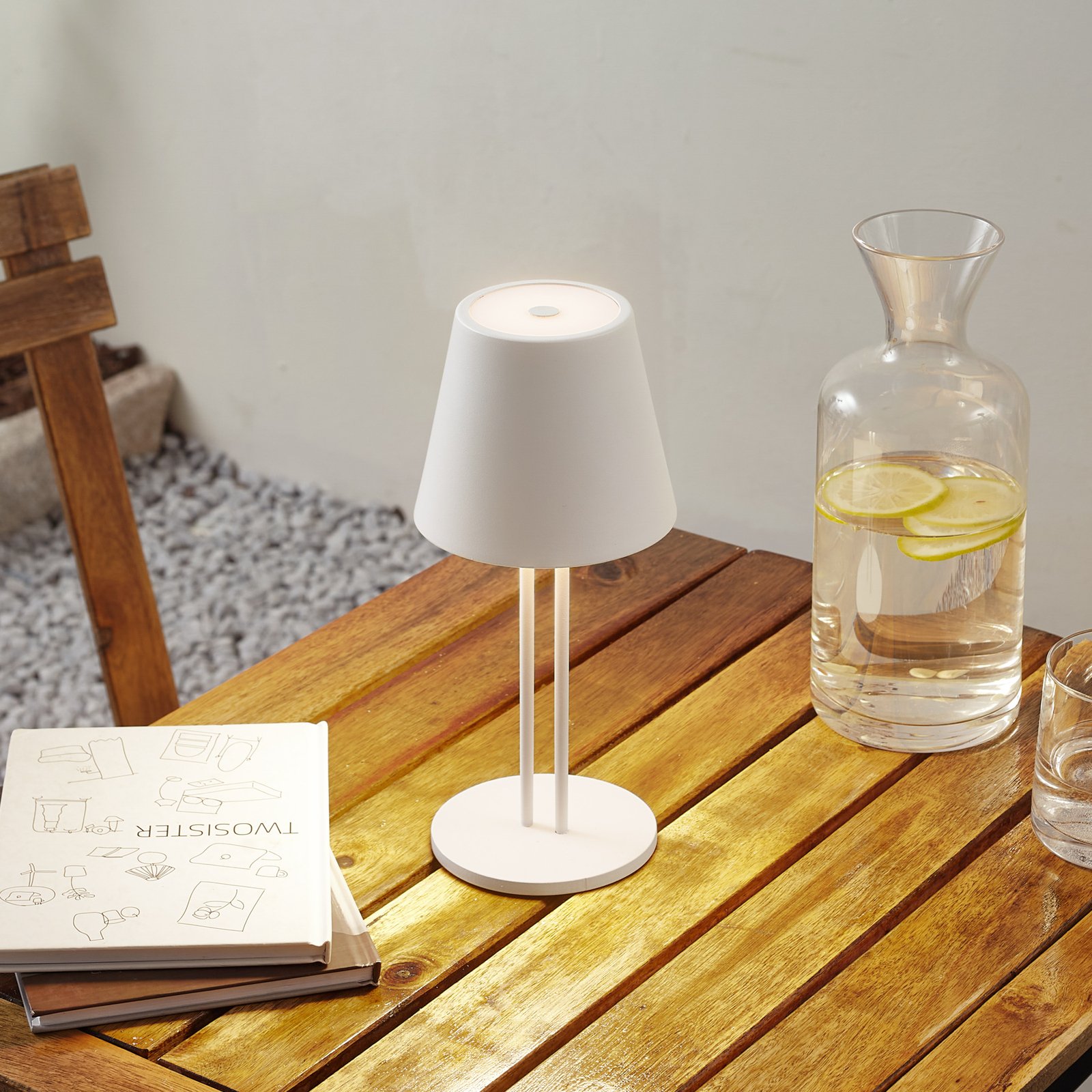 Lindby LED-es újratölthető asztali lámpa Janea, kétlábú, fehér, fém