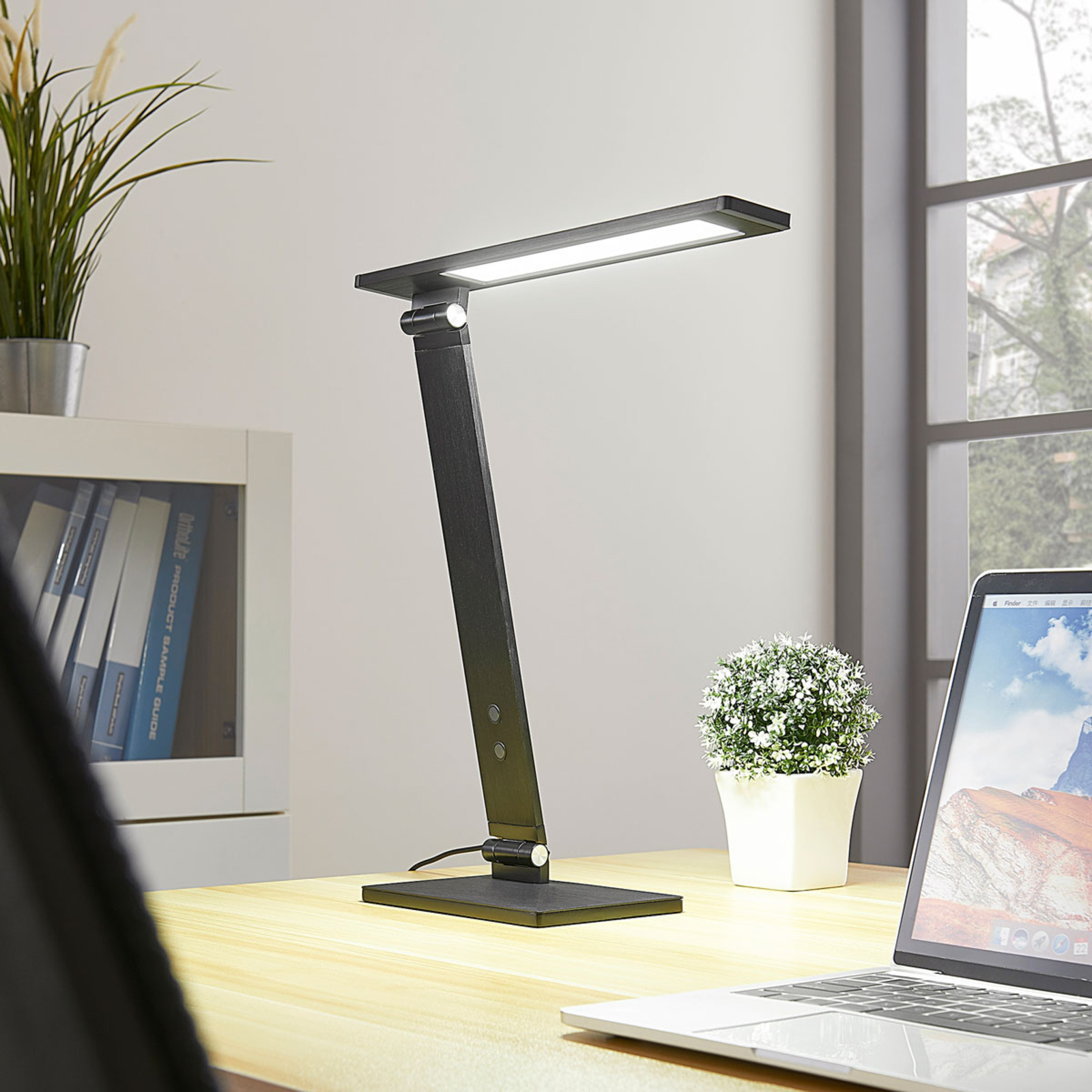 Salome - dimmable LED desk lamp, black