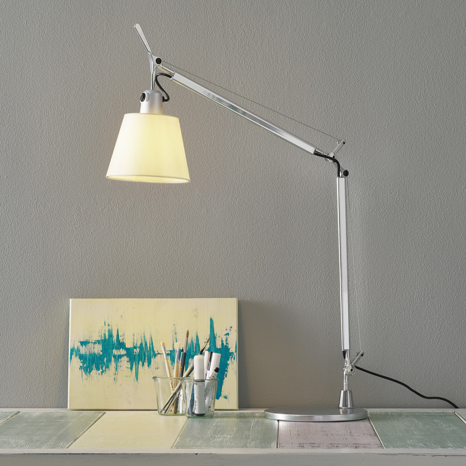 Artemide Tolomeo Basculante Bordslampa Pergament, metallisk från Artemide
