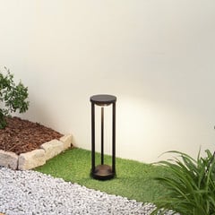 Lucande LED-es Nilea napelemes ösvényvilágítás, Ø 16 cm, fekete, szenzoros