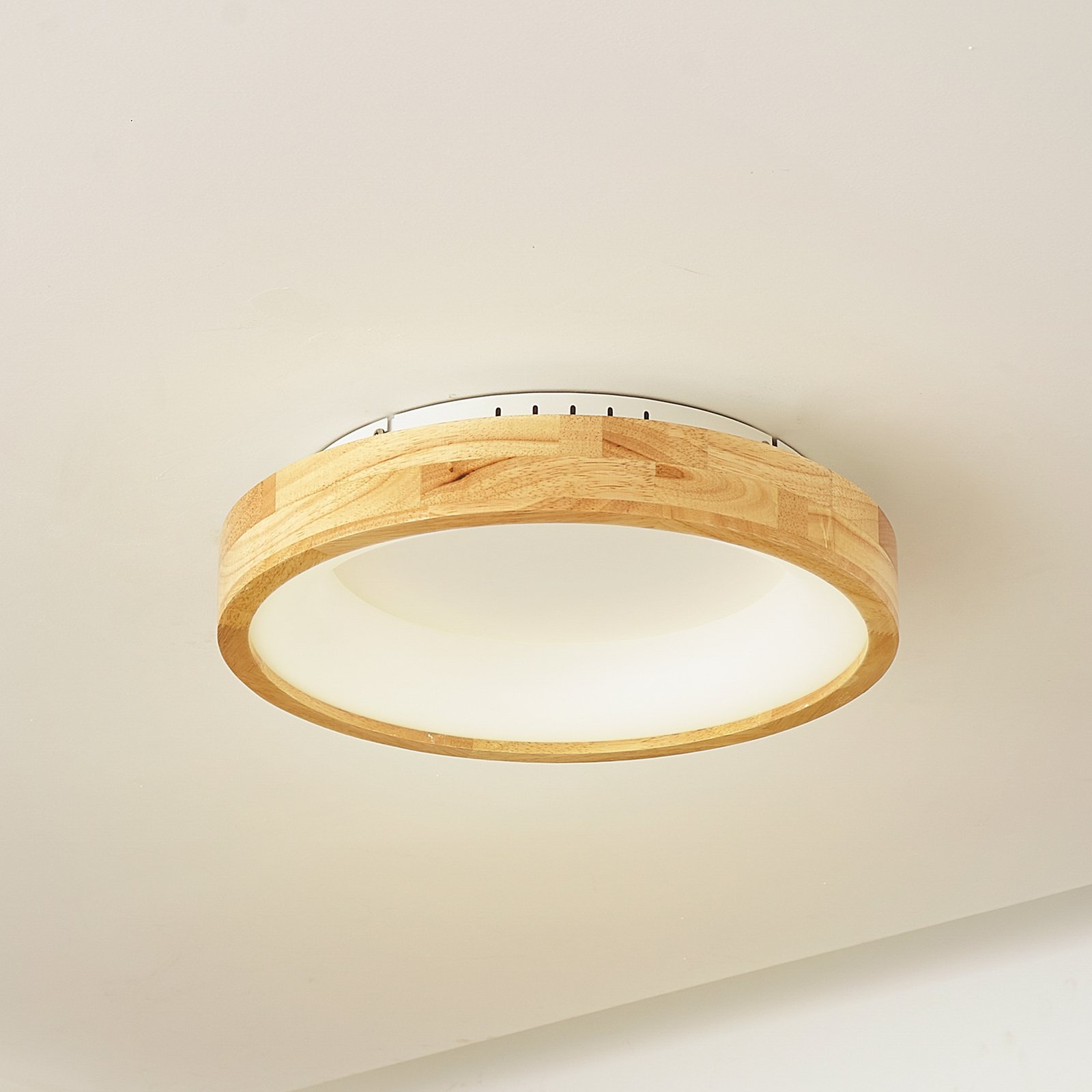 Lucande LED-Deckenleuchte Samvel, Ø 40 cm, Holz