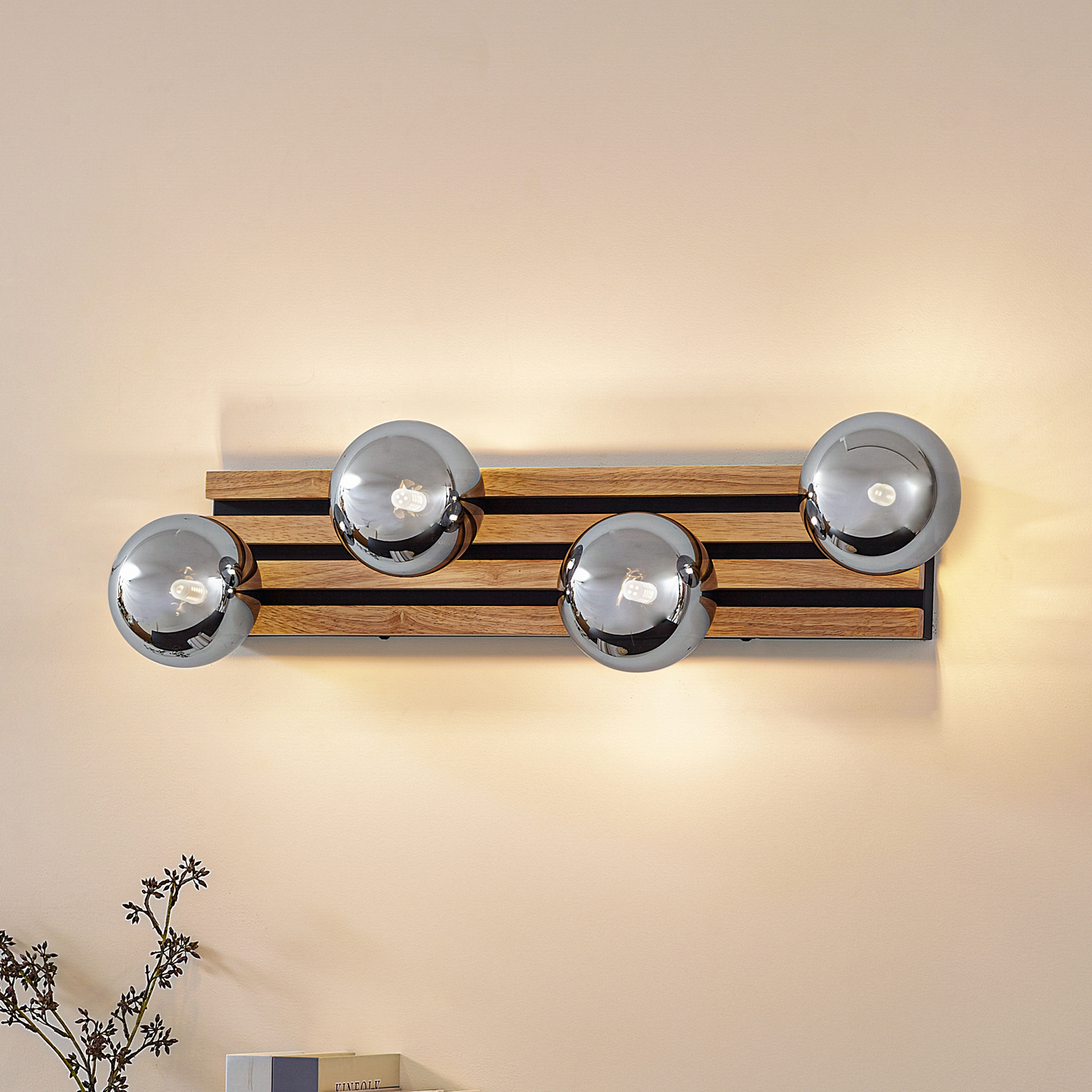 Lindby vägglampa Woodora, trä, glas, rökgrå, 4 lampor