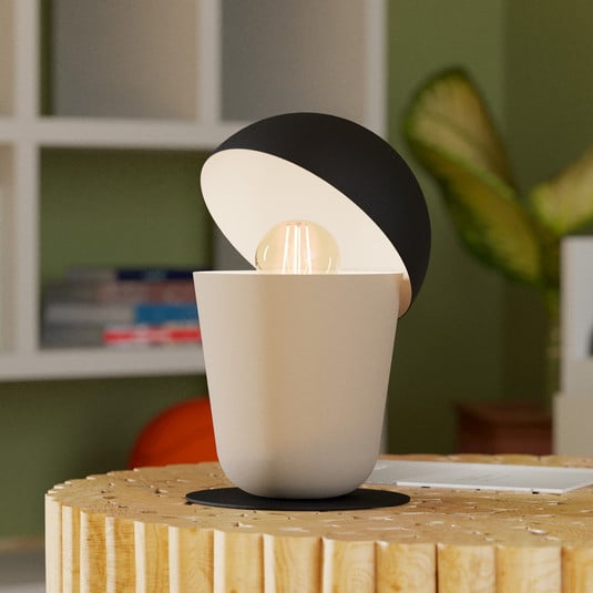 Tischlampe Batabano mit Haube, sandfarben/schwarz