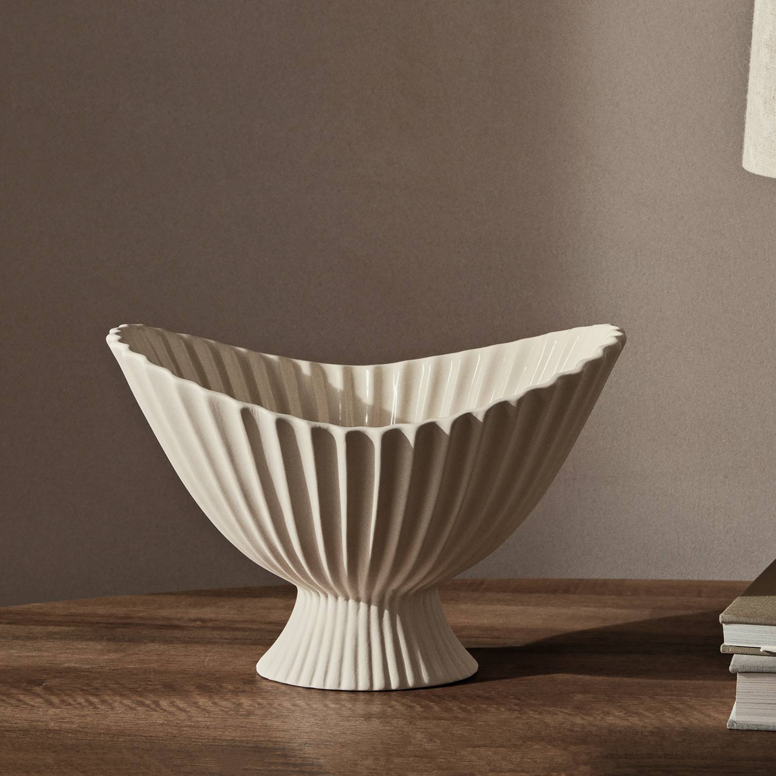 ferm LIVING Miska Fountain biała szerokość 28 cm ceramiczna