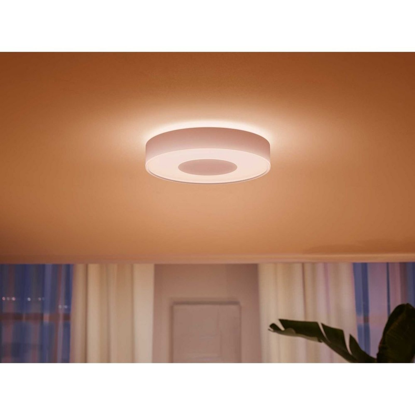 Infuse M Hue Stropné Lampa White&Color Amb. White - Philips Hue