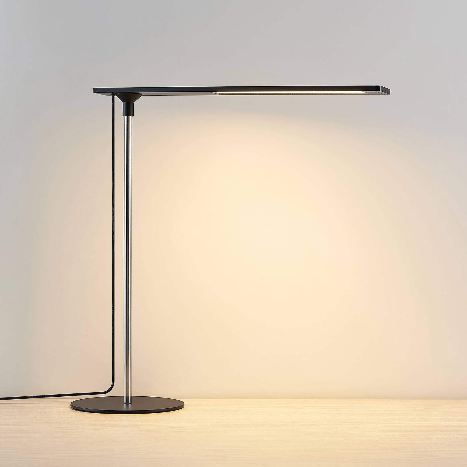 Lucande Pinami LED stolní lampa