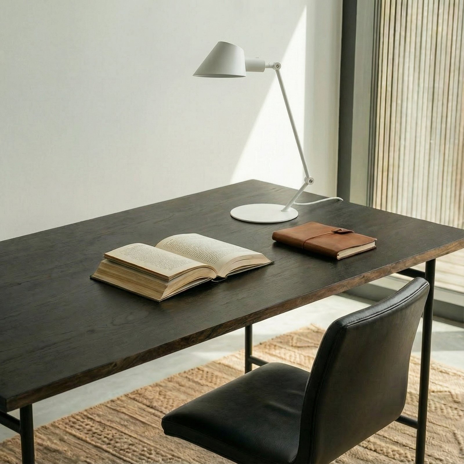 Stolní lampa Lindby Corali, bílá, kov, výška 64 cm