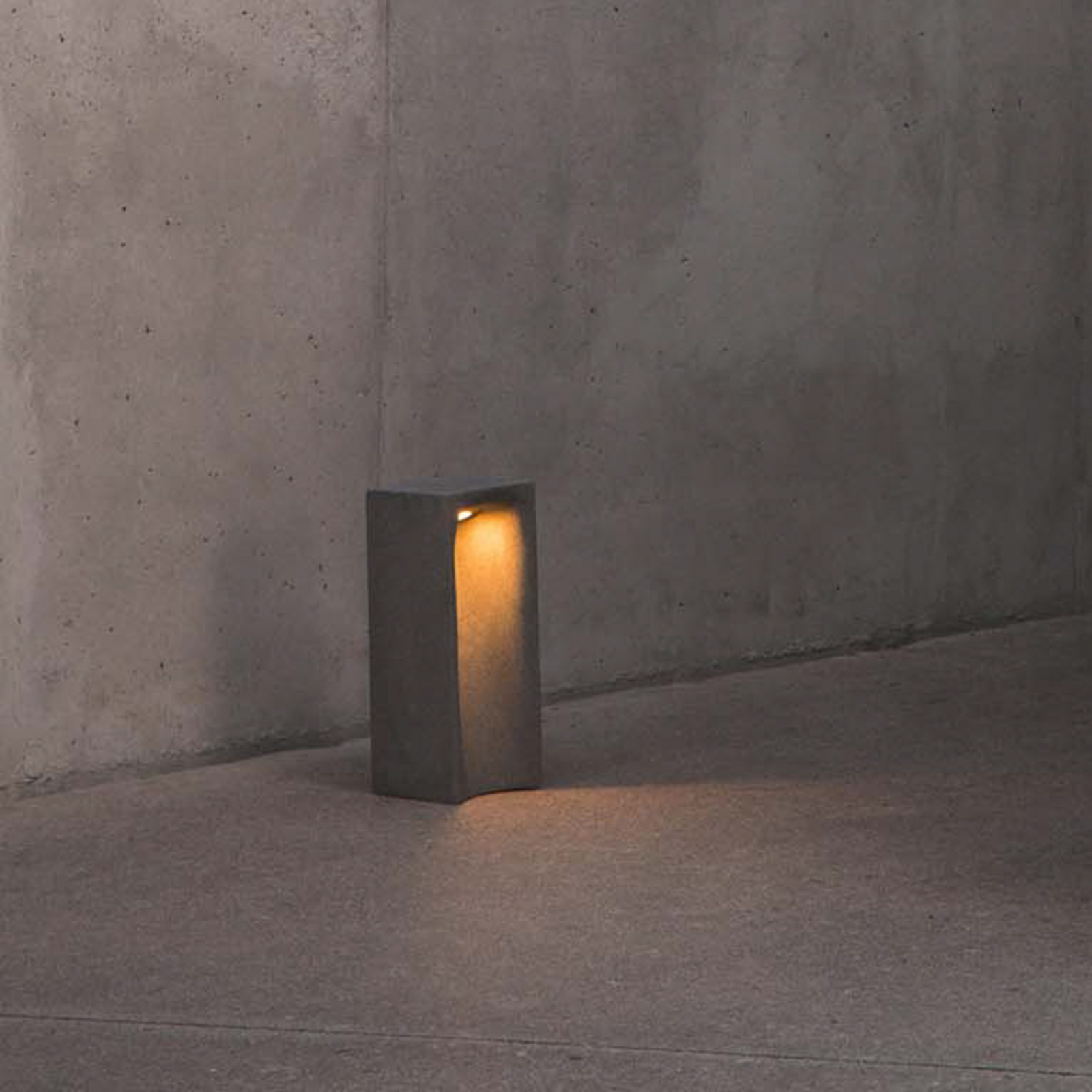 LED pedestal light Grot, 3000K, grey, concrete, IP55, height 40 cm