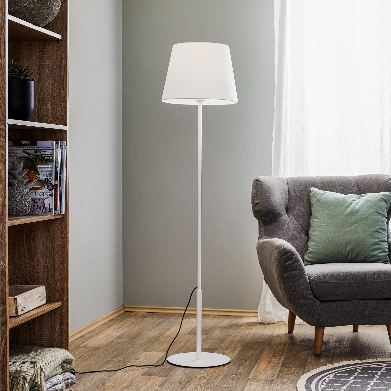 Soho floor lamp, conical, straight, white