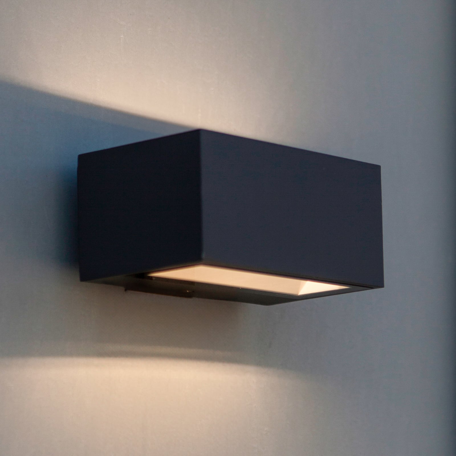 Kinkiet zewnętrzny LED GEMINI, ciemnoszara, 14 cm, IP54, światło skierowane w