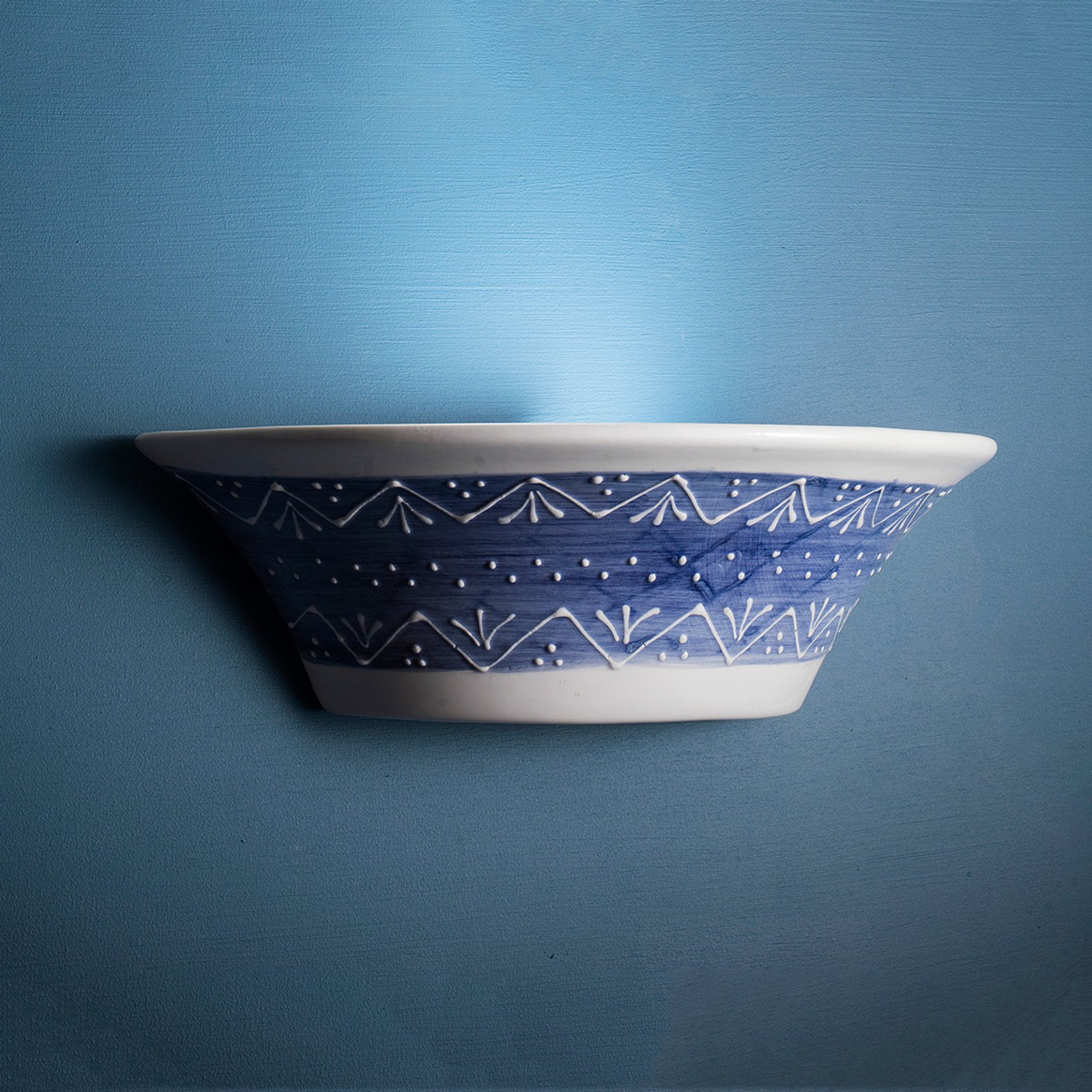 Eurokeramic Blue-white ceramic wall light Nelli, for Living / Dining Room, ceramics, E27, 60 W, energy efficiency: A++, W: 39 cm, H: 12 cm