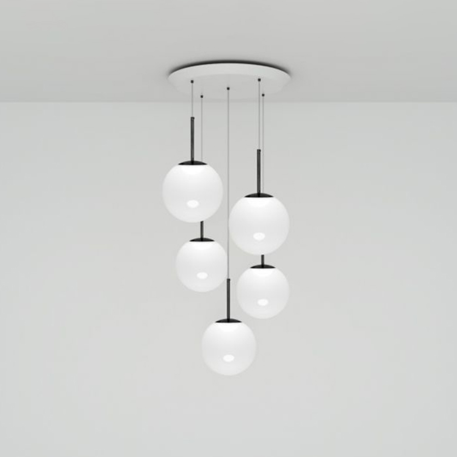 Tom Dixon Globe Mini Round LED-Pendellampe, 5-flg.