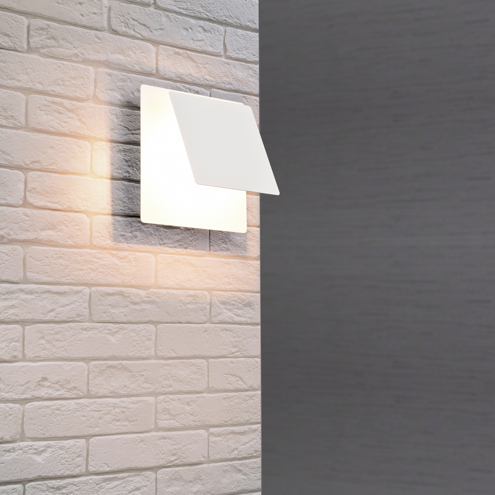 LED-vegglampe Mio, firkantet linse, matt hvit, indirekte