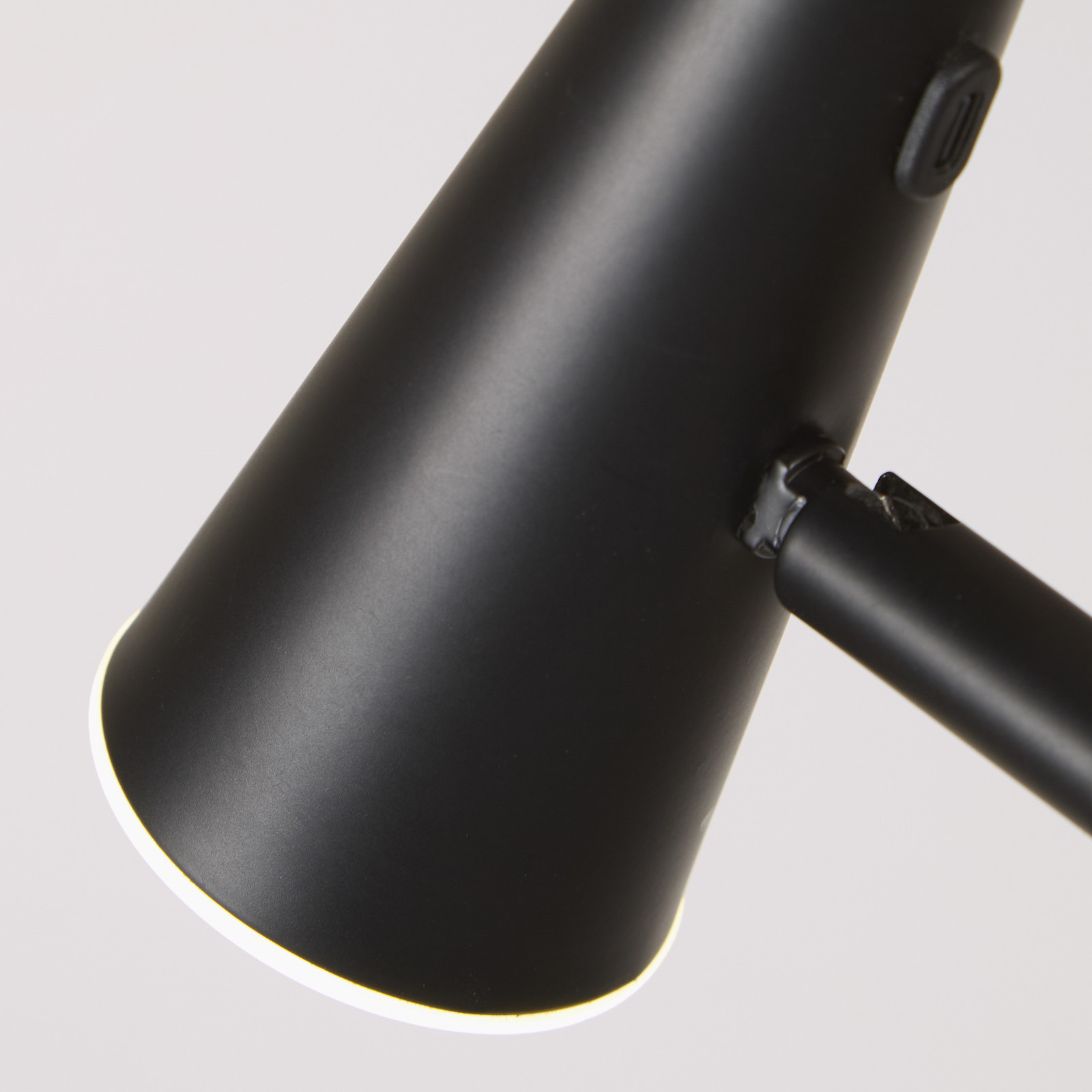 Searchlight Lampadar LED cu baterie 10450BK negru înălțime 151 cm metal - Camera de zi / sufragerie - Modern - negru mat