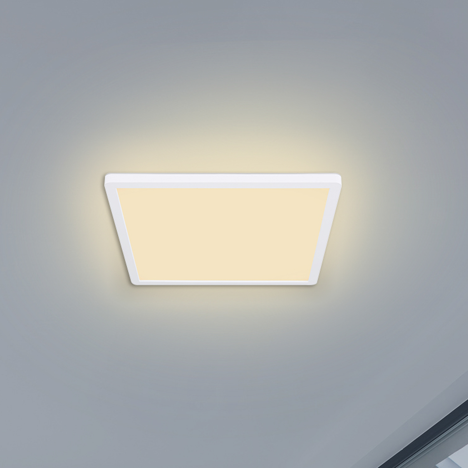 LED-taklampe Sapana, kantet, dimbar, hvit