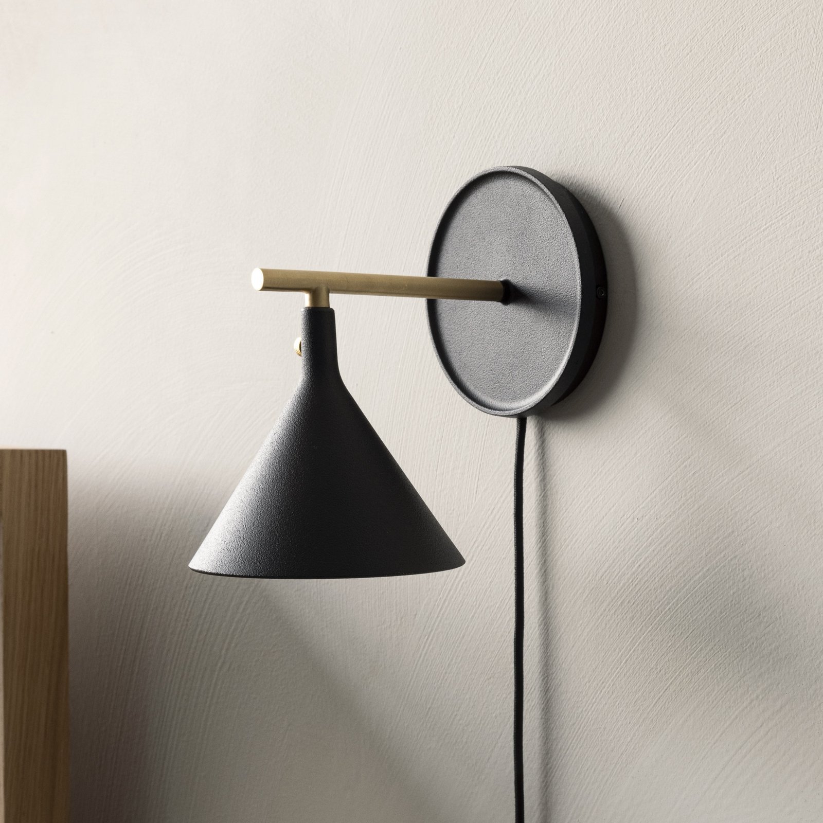 Cast Sconce Vegglampe IP44 Svart - Audo Copenhagen