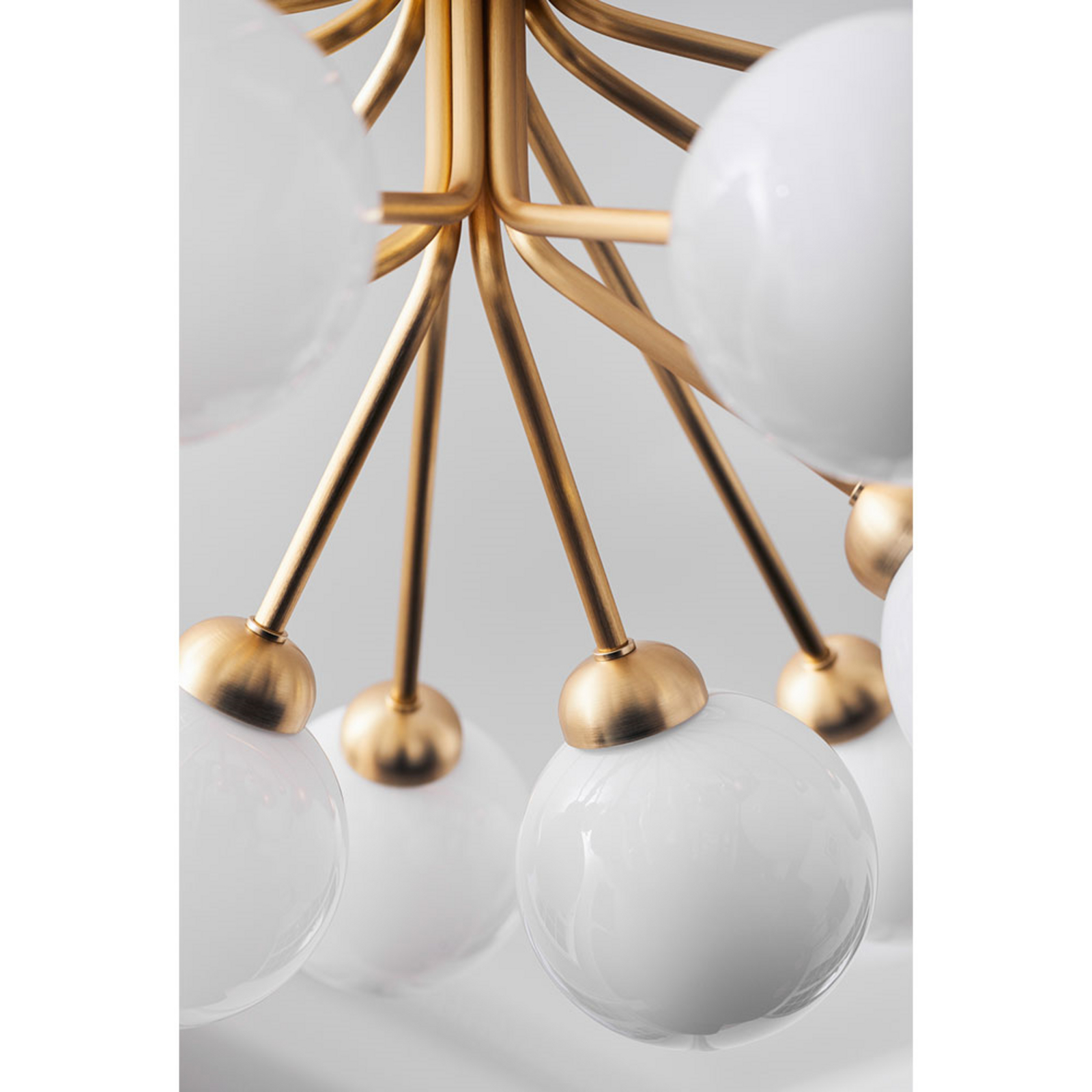 Apiales 18 Chandelier Brushed Brass/Opal White - Nuura