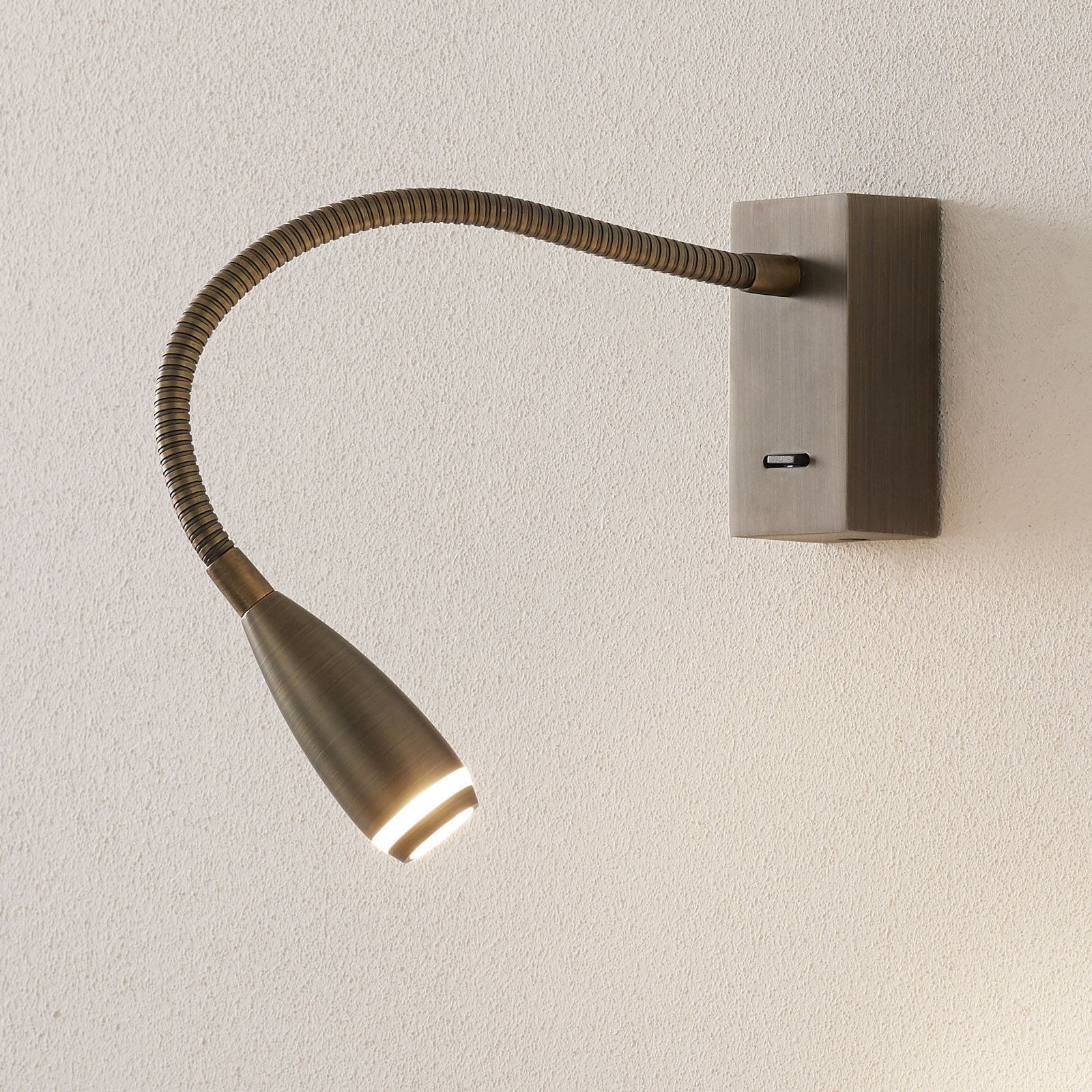 Wegversperring Onregelmatigheden Kosciuszko LED wandlamp Clik met schakelaar, brons | Lampen24.nl