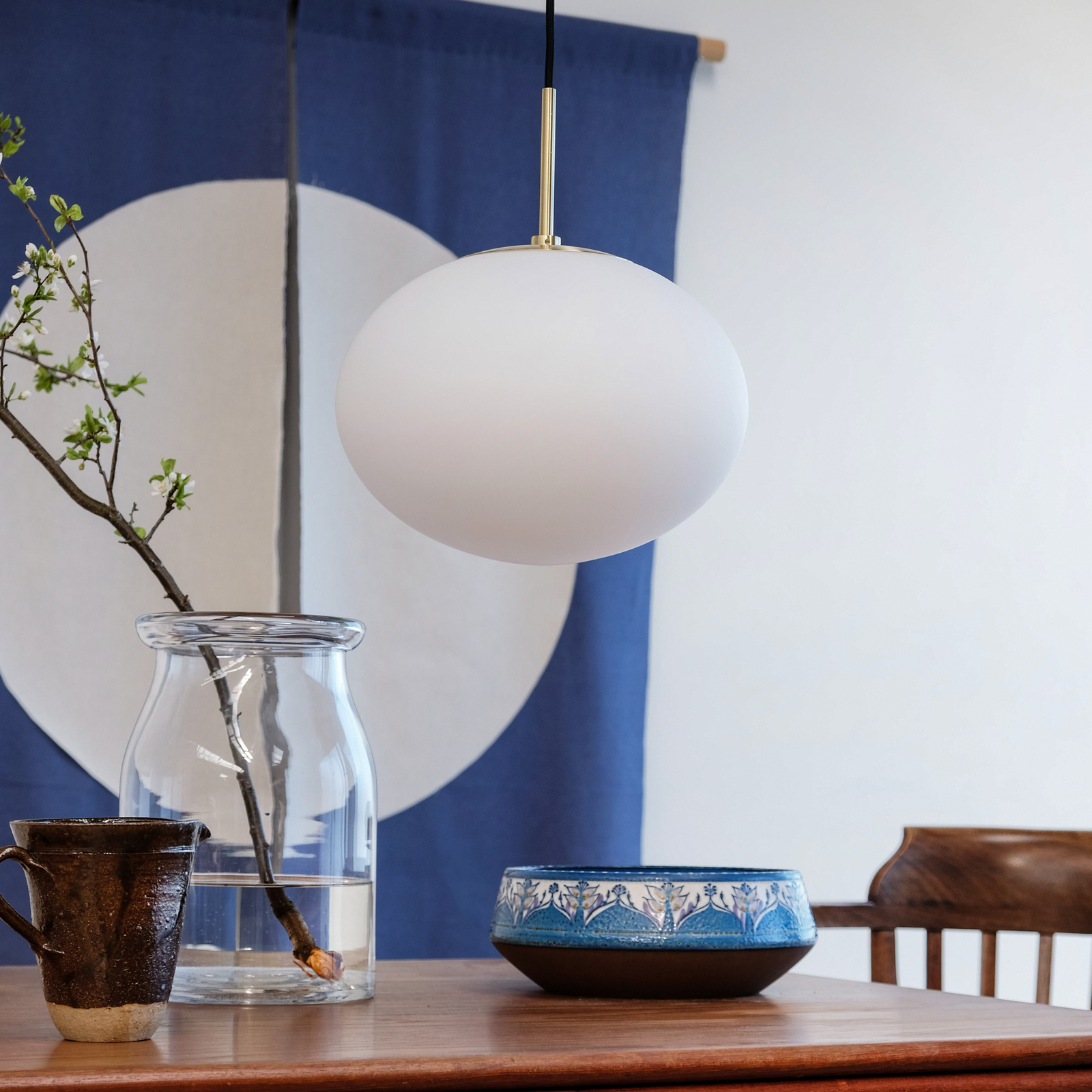 Dyberg Larsen Princess pendant light, opal/brass, Ø 28 cm