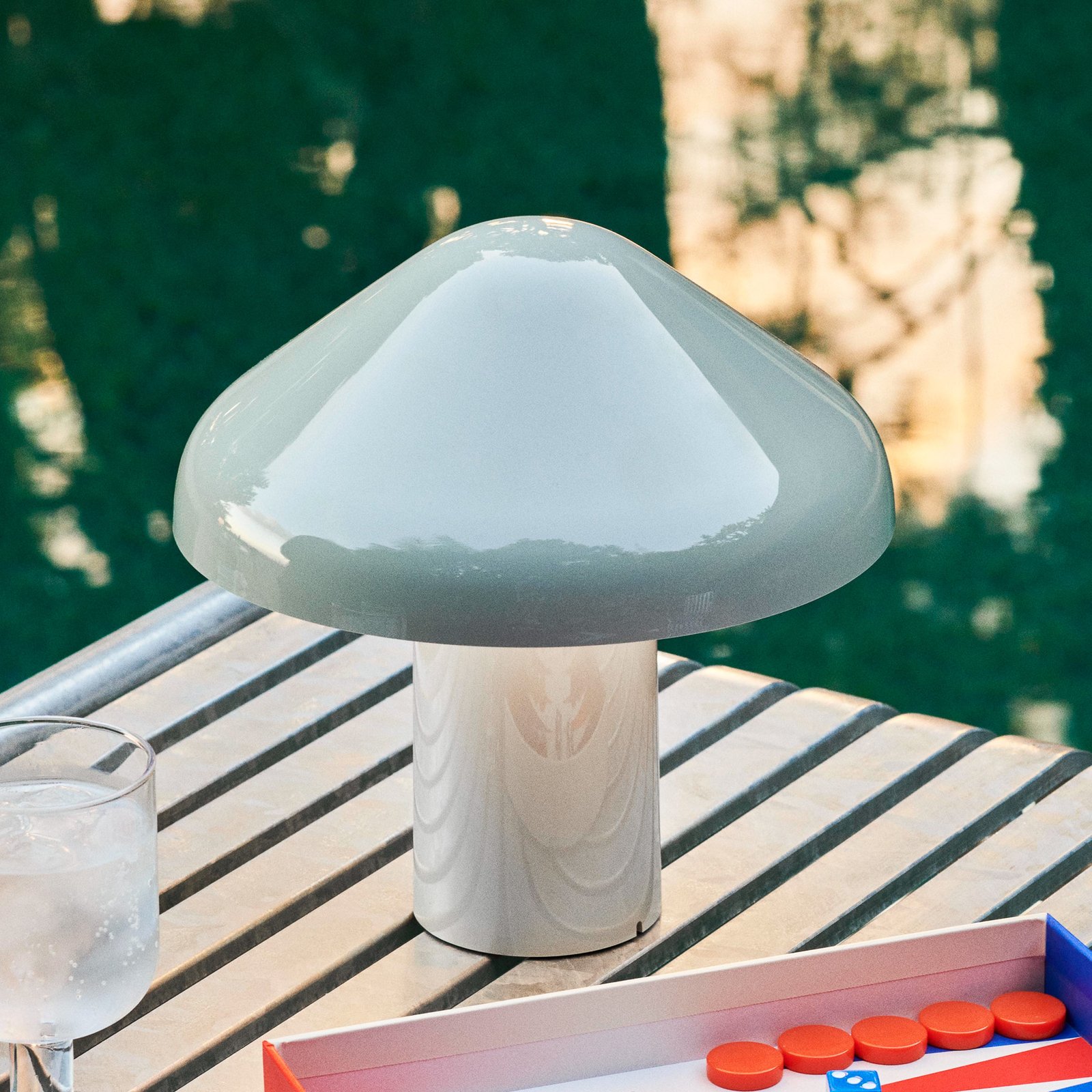 HAY Pao Portable stolová LED lampa s batériou sivá