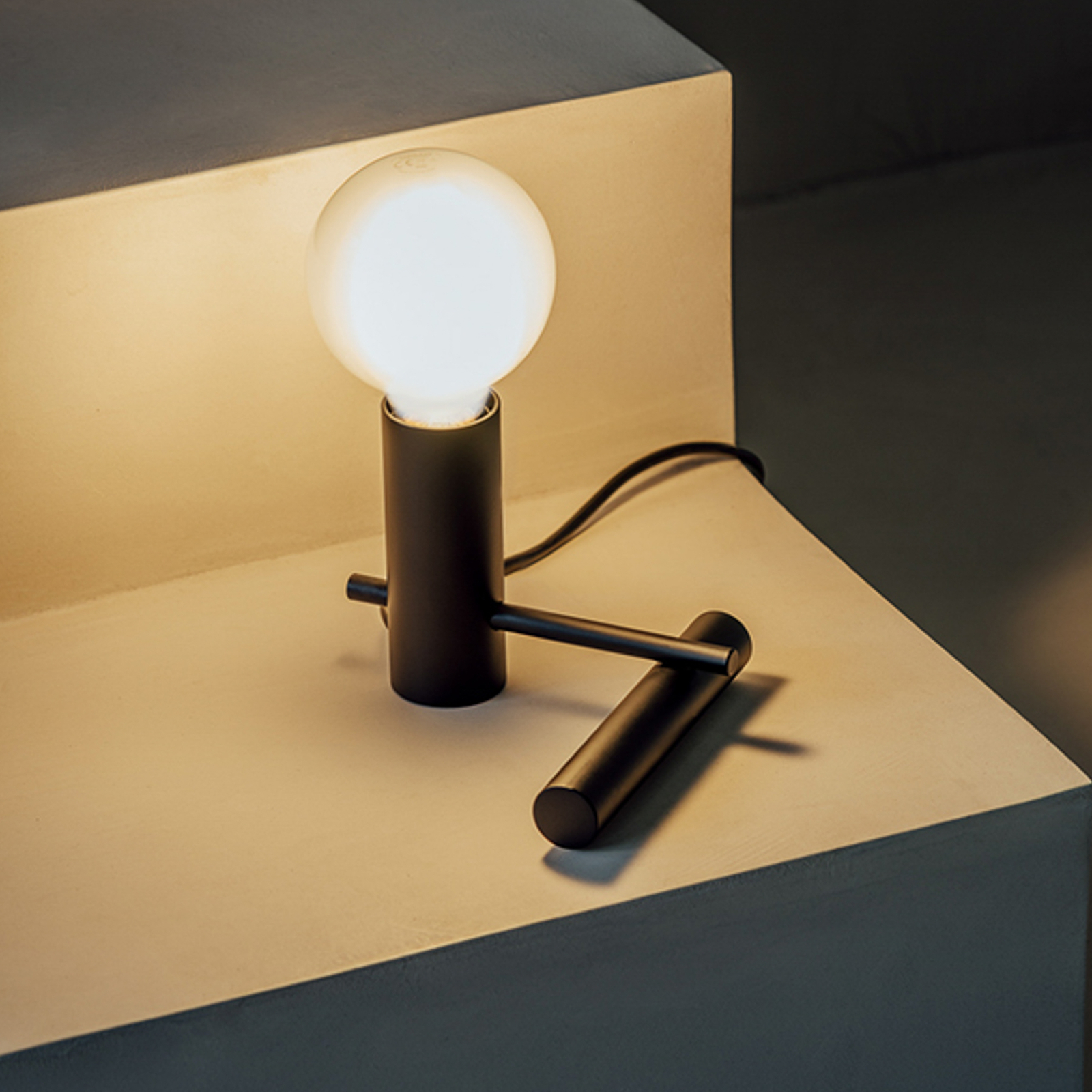 LEDS-C4 Nude Tiny lampe à poser E27 noire