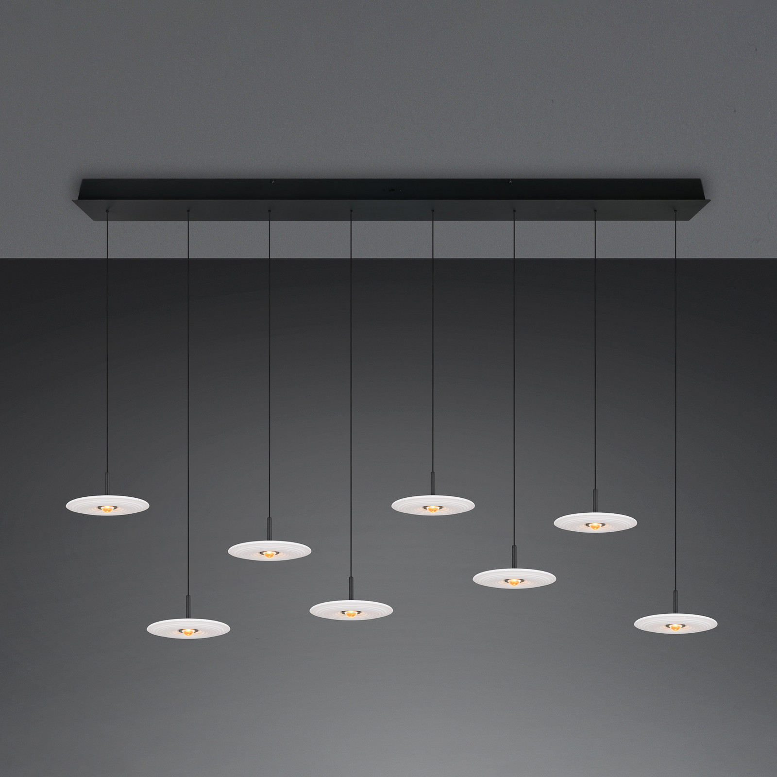 Trio Lighting LED висяща лампа „Sirena“, бяла, дължина 167 см, стъкло, CCT, 8-лампова