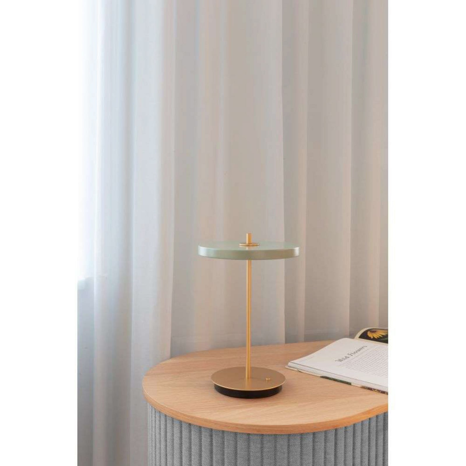 Asteria Move Portable Pöytävalaisin V2 Nuance Olive - UMAGE - Olohuone - Metalli