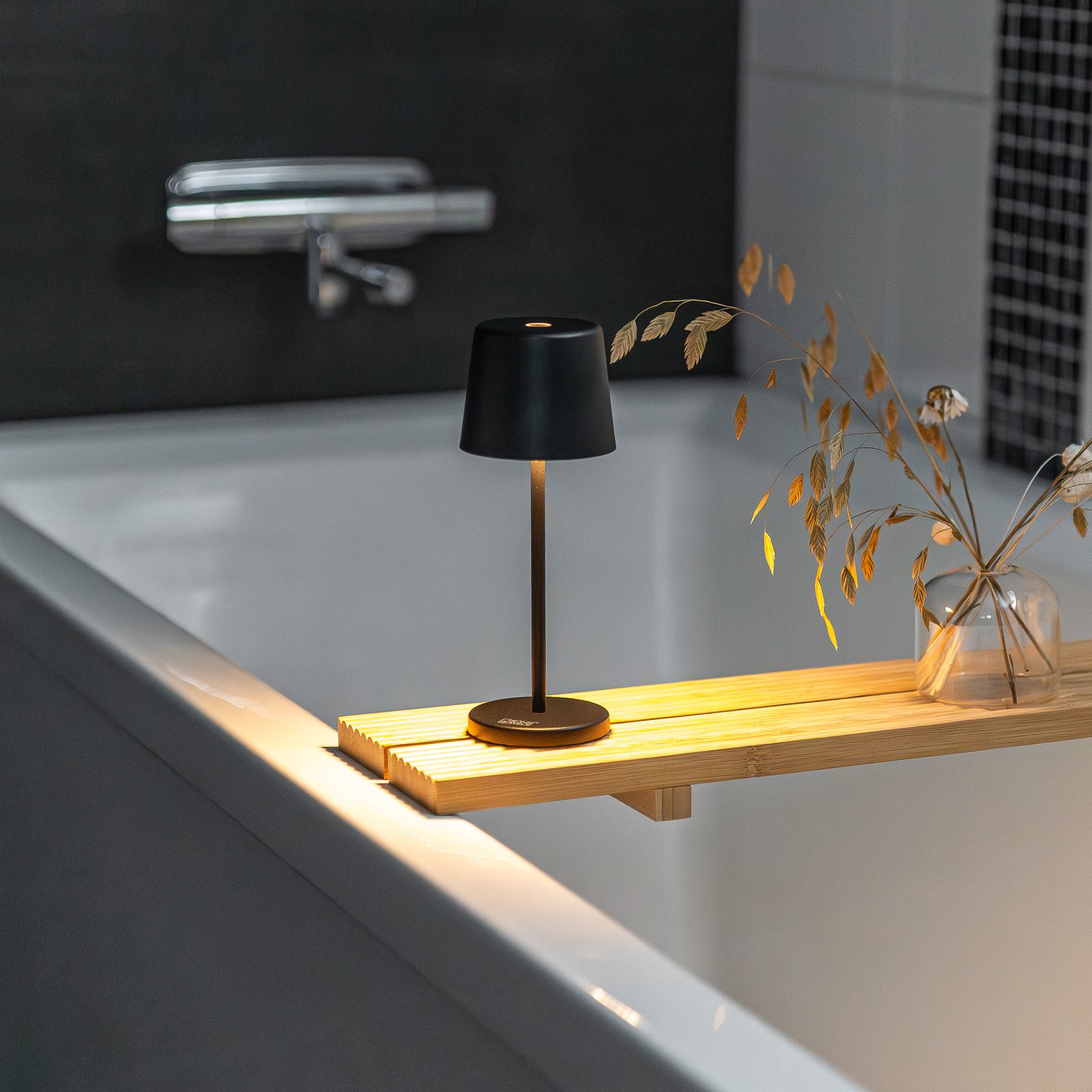 LED tafellamp op batterijen Vence, hoogte 22 cm, zwart, IP54, USB