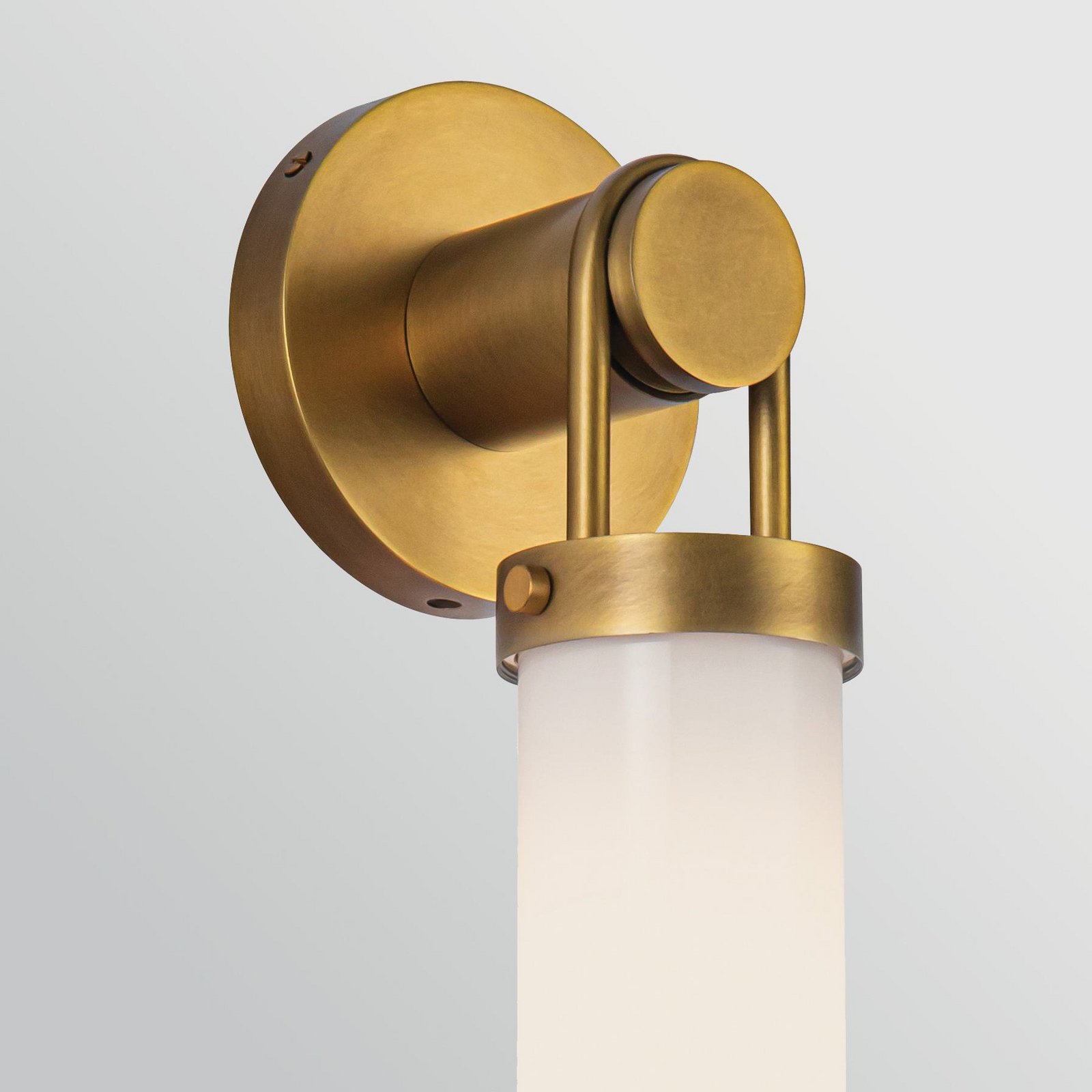 Vegglampe WYNWOOD, gammel messing Høyde 40 cm Metall/opalglas E27