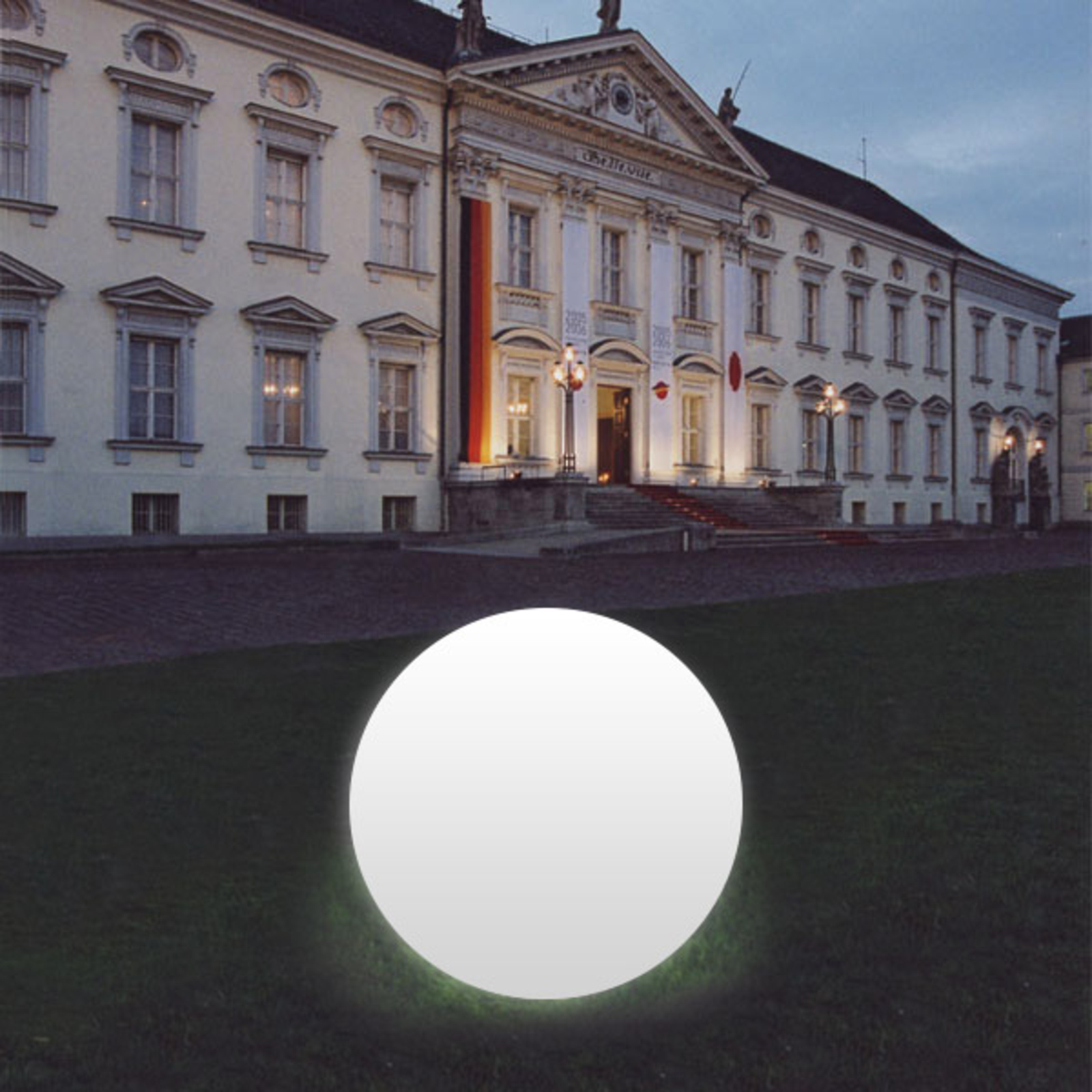 Epstein Snowball Globe Lamp, White, Aluminium Base 100 cm, Dimensionally stable and resilient polyethylene, aluminium, E27, 40 W, energy efficiency: A++