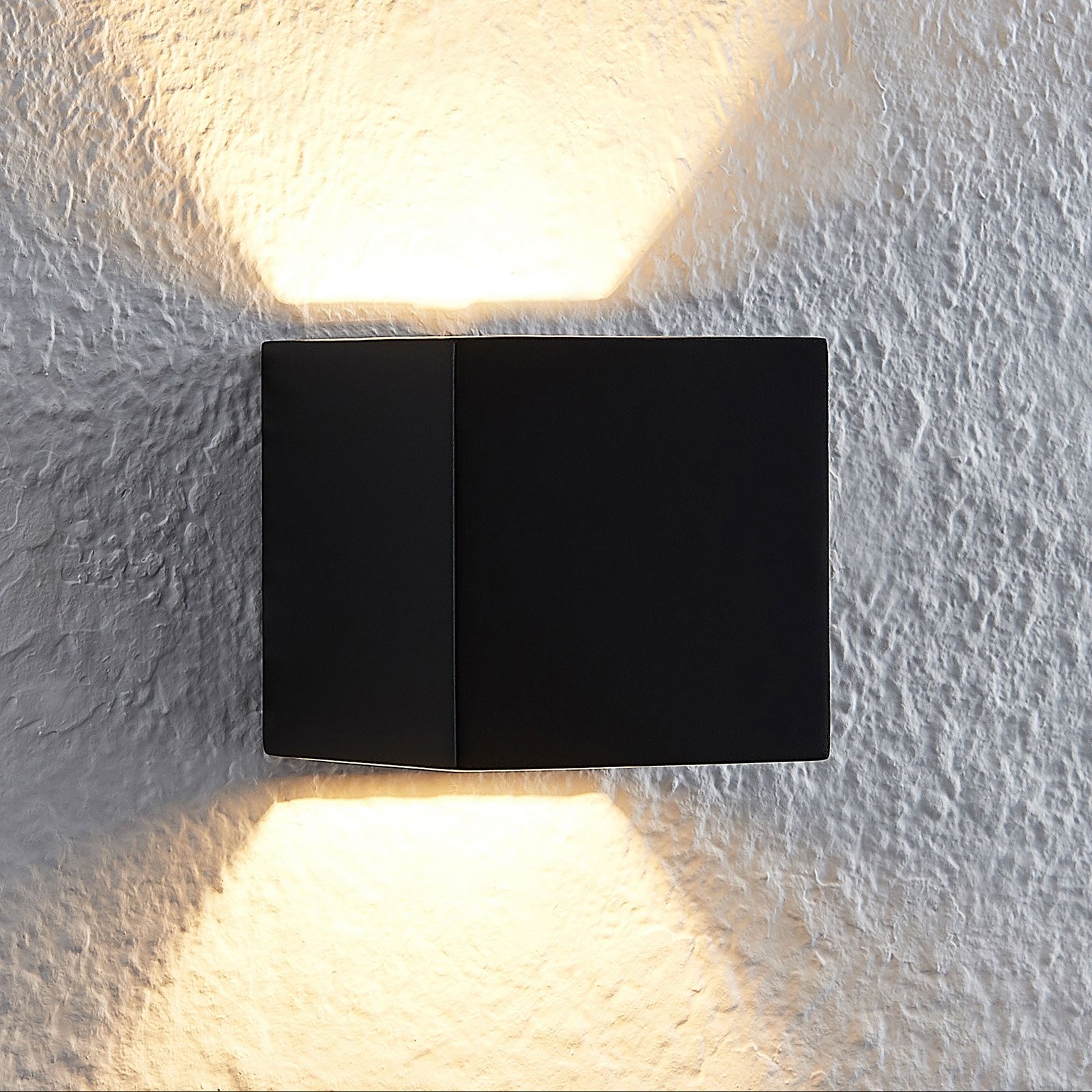 Lindby Quaso -LED-seinävalaisin betonia, musta