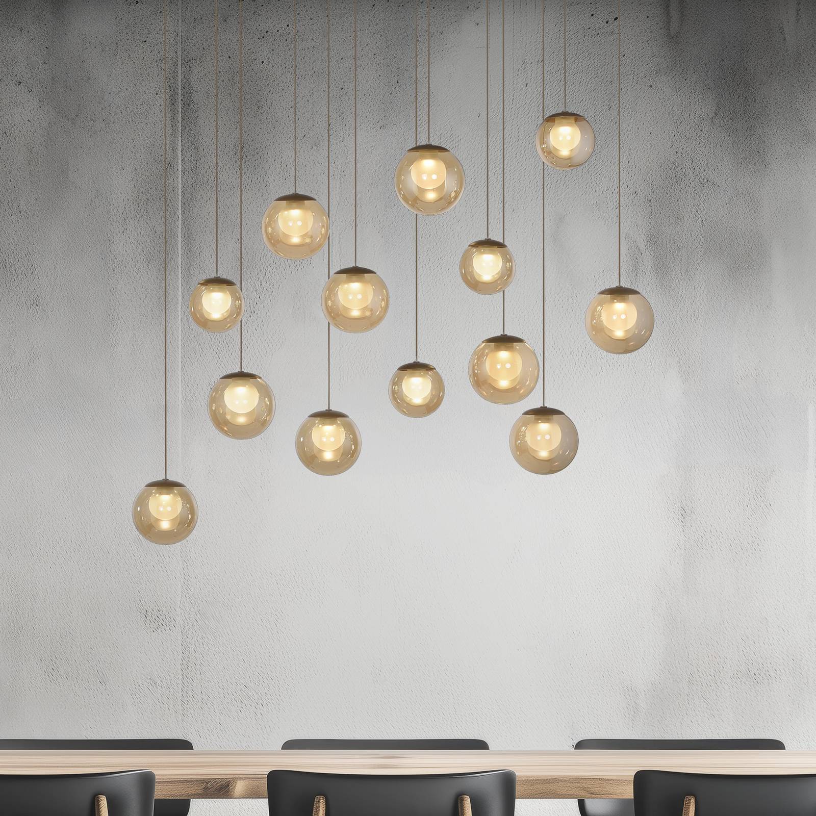 Żyrandol LED PURE Popup, brązowo-bursztynowy, długość 100 cm, 13-punktowy.