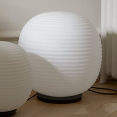 New Works Lantern Globe Veľká stolová lampa, Ø 40 cm