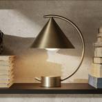 ferm LIVING LED dobíjacia stolová lampa Meridian, mosadz, stmievateľná