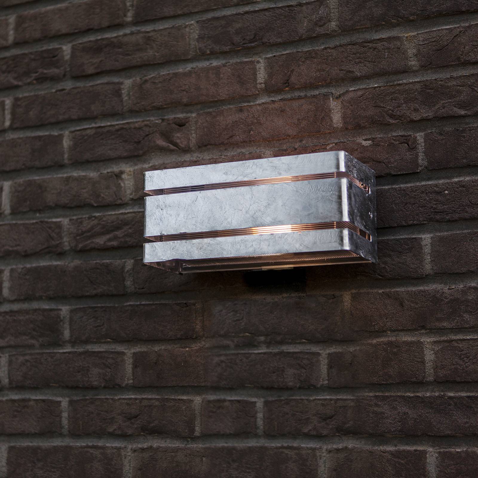 Vidar udendørs væglampe med galvaniseret kabinet