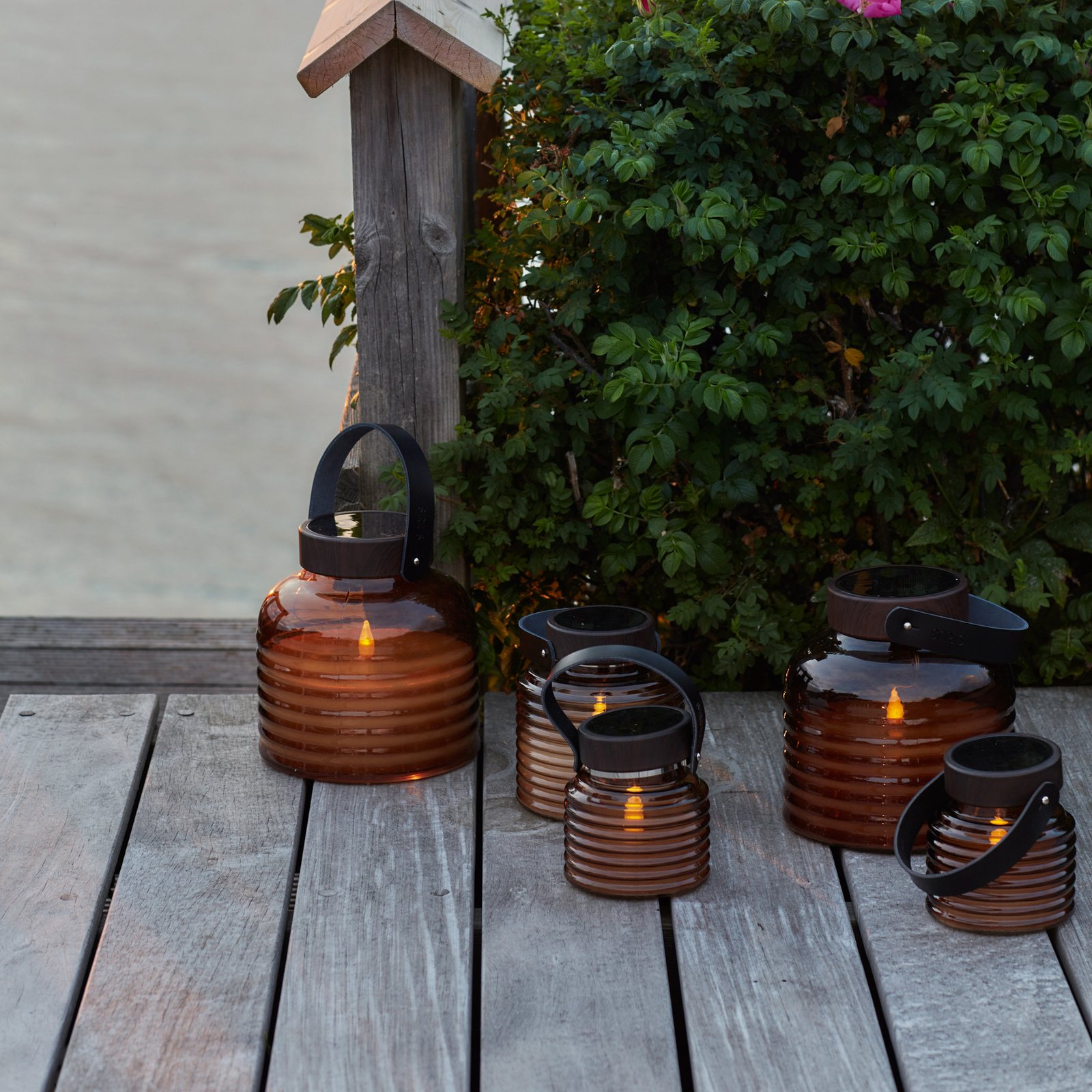 Solární lampa Aston Jar, výška 12 cm, jantarová/hnědá, IP44 Solární lampa Aston Jar, výška 12 cm, jantarová/hnědá, IP44