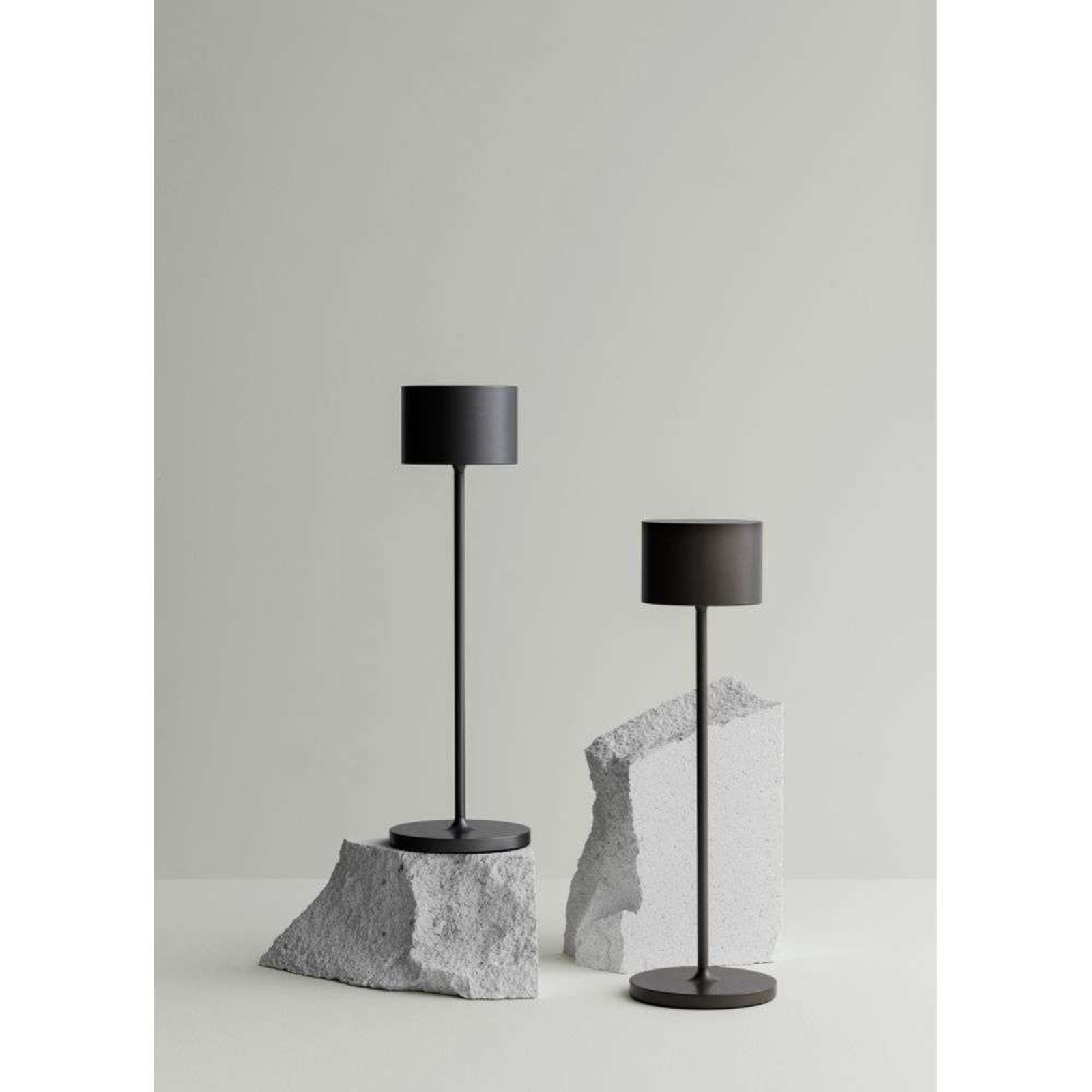 Farol Mobile LED Stolna lampa Gunmetal/Metalik - Blomus