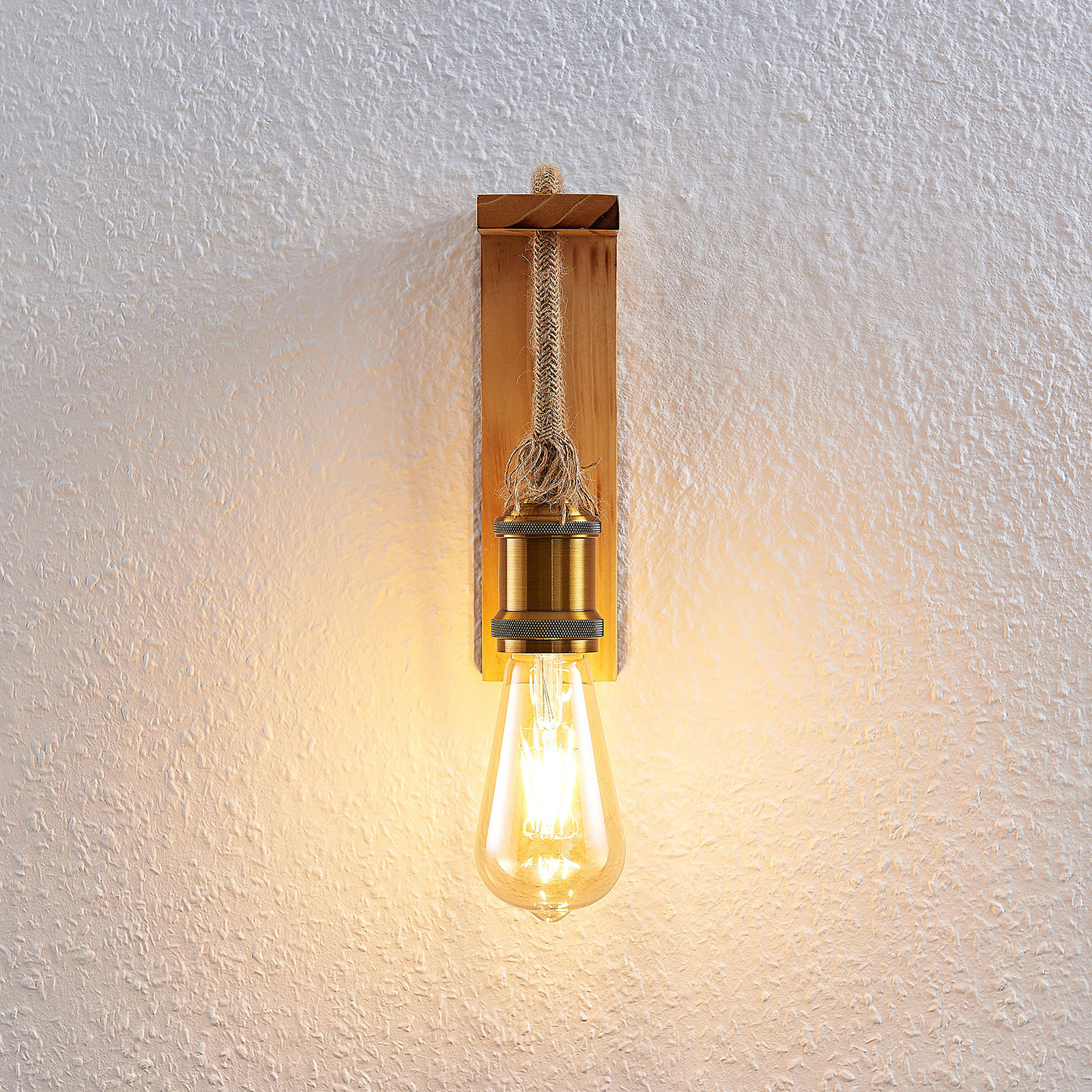 Lindby Helou wooden wall lamp, visible socket