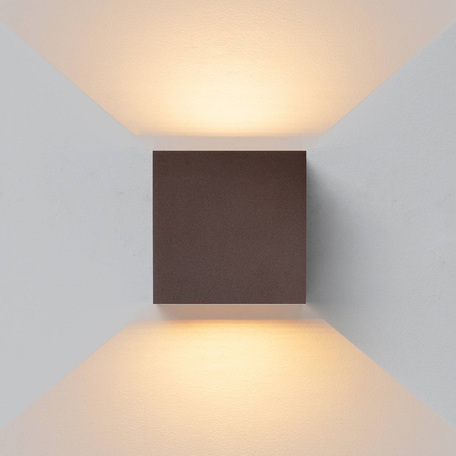 Kinkiet zewnętrzny LED Davos XL, corten, kątowy, ściemniany, aluminium