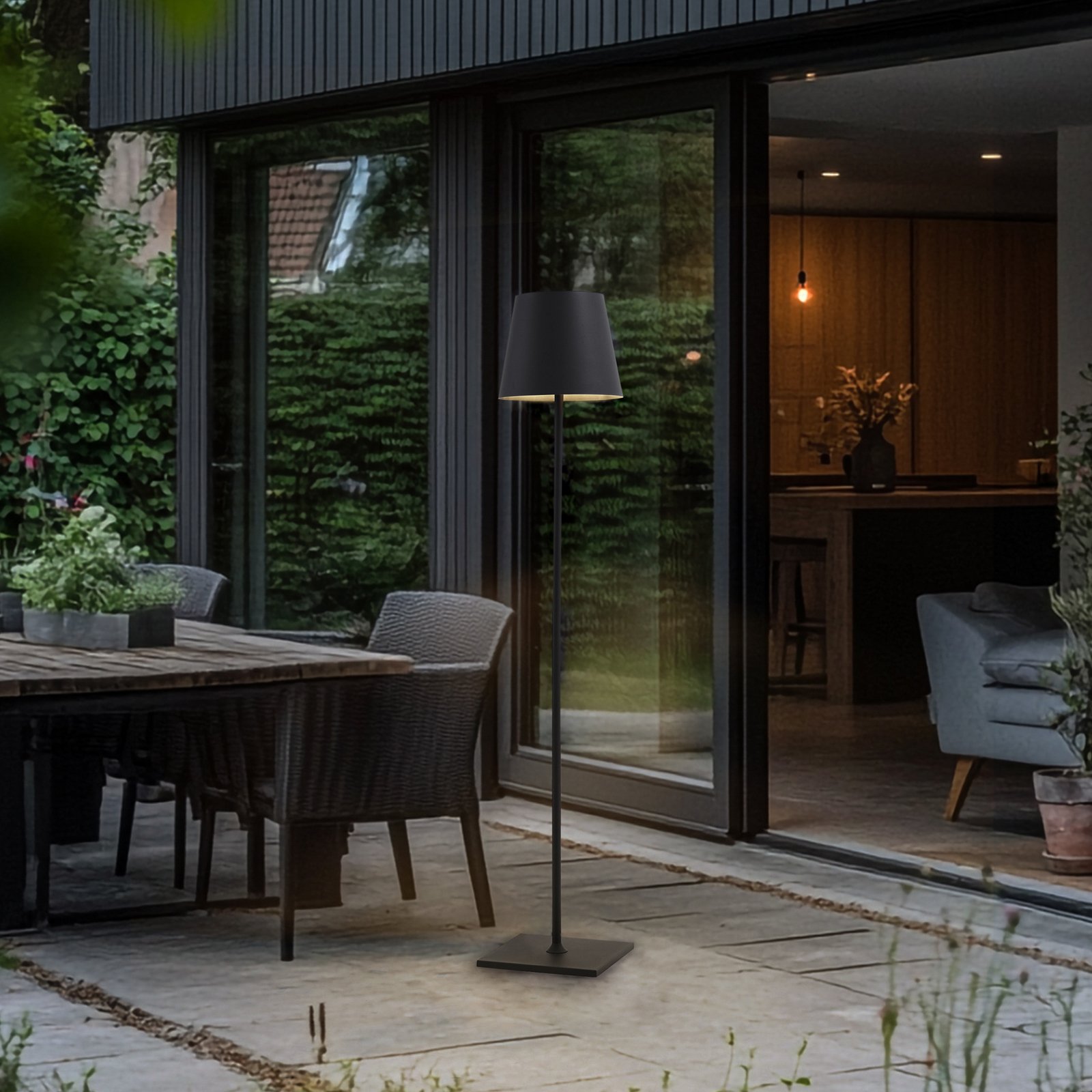 Lucande terrasselampe Andrei, grå, 150 cm høj, IP54, E27