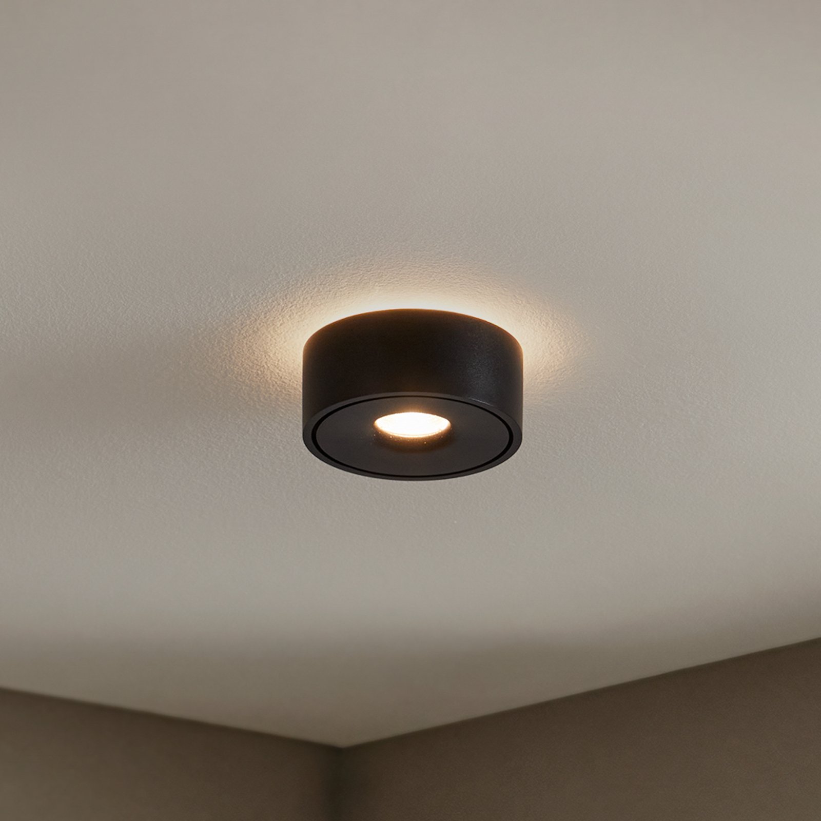 Arcchio LED stropní svítidlo Rotari, Ø 12 cm, nahoru & dolů, černé