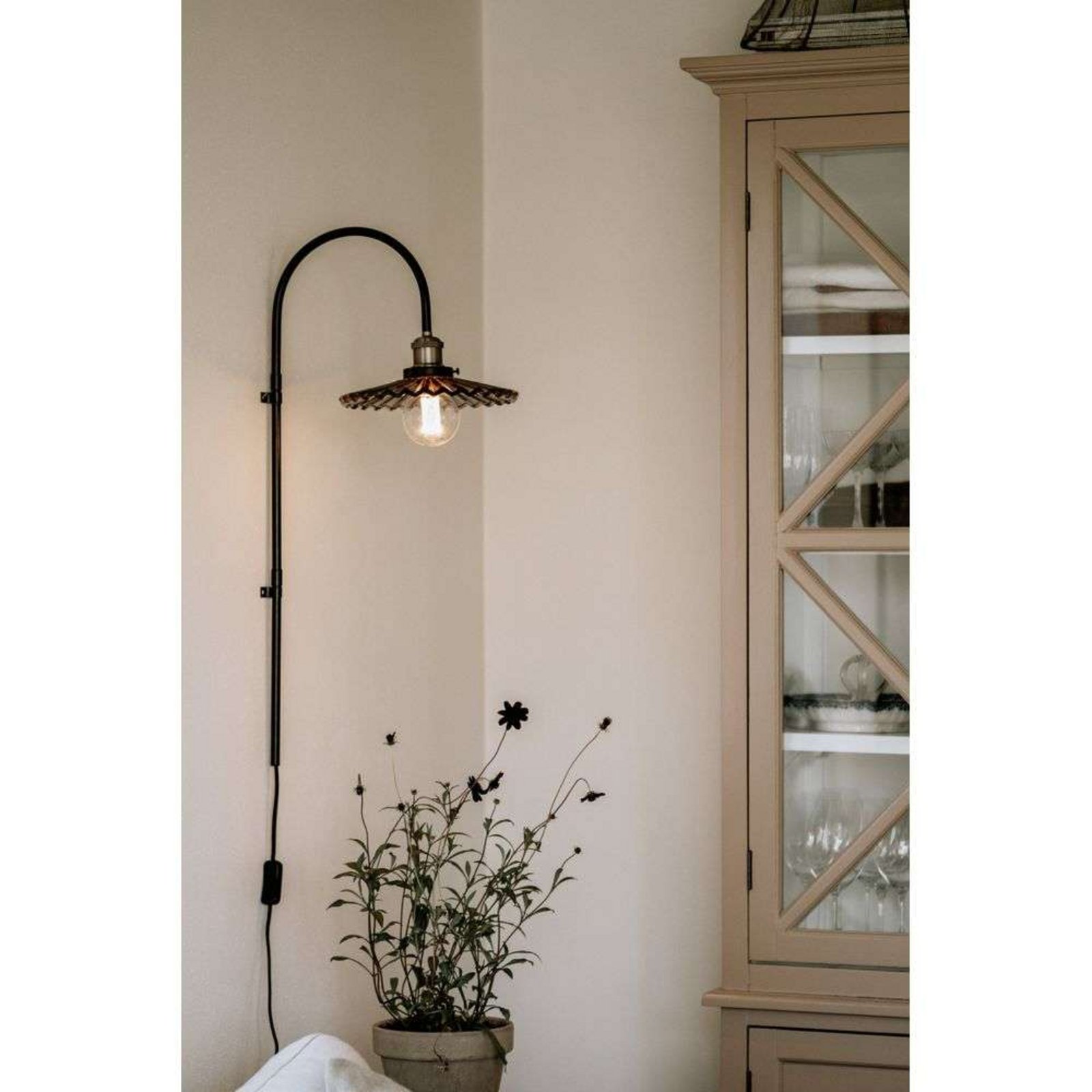 Cobbler 75 Sienas Lampa Dūmi - Globen Lighting Cobbler 75 Sienas Lampa Dūmi - Globen Lighting