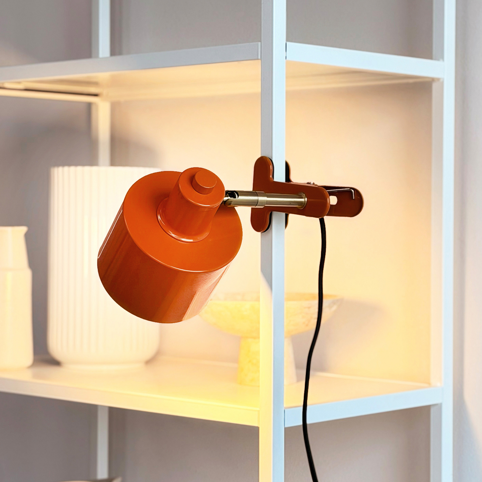 Ocean klemlamp, oranje, E14, metaal - Dyberg Larsen Ocean klemlamp, oranje, E14, metaal - Dyberg Larsen