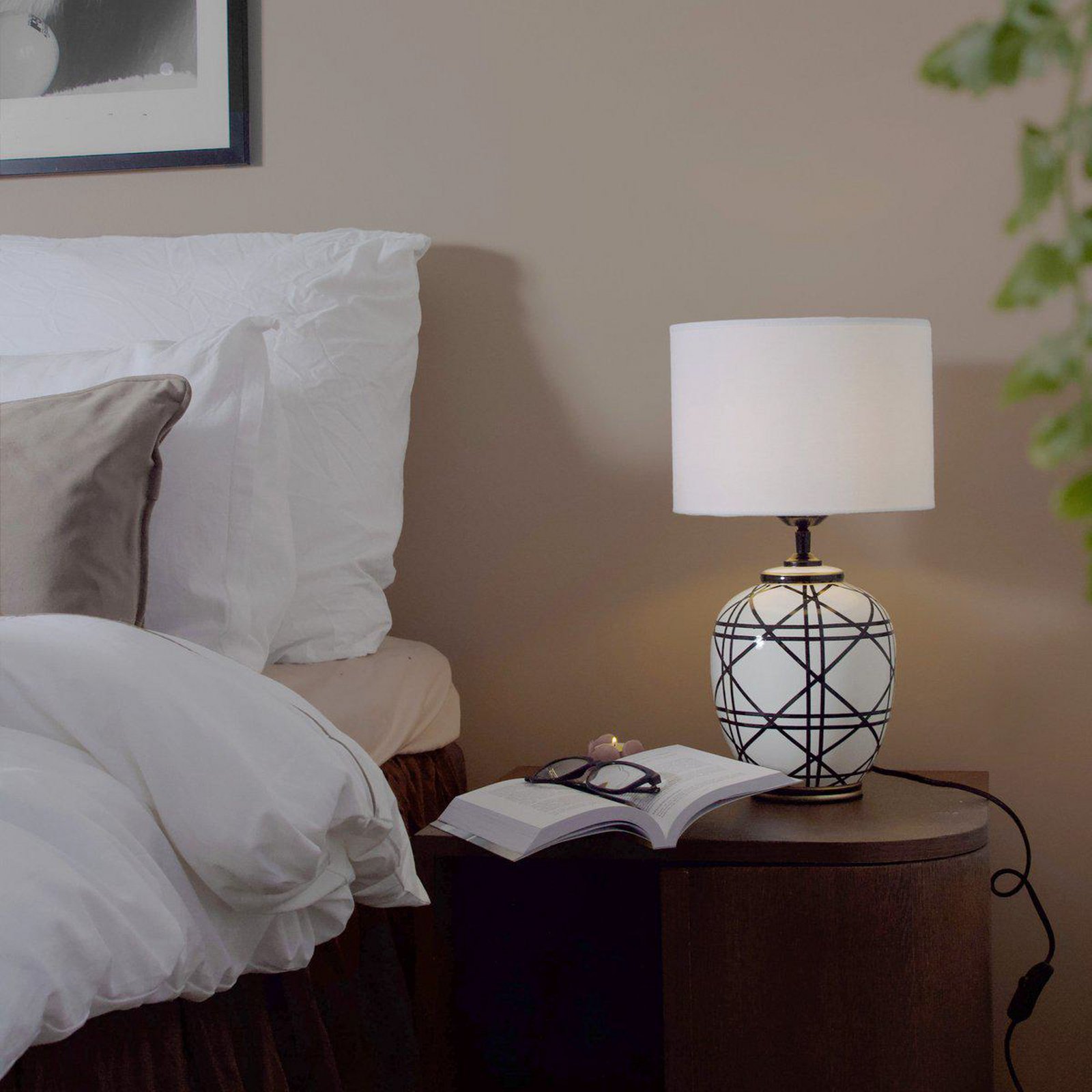 PR Home bordlampe New York, hvit, høyde 46 cm, keramikk