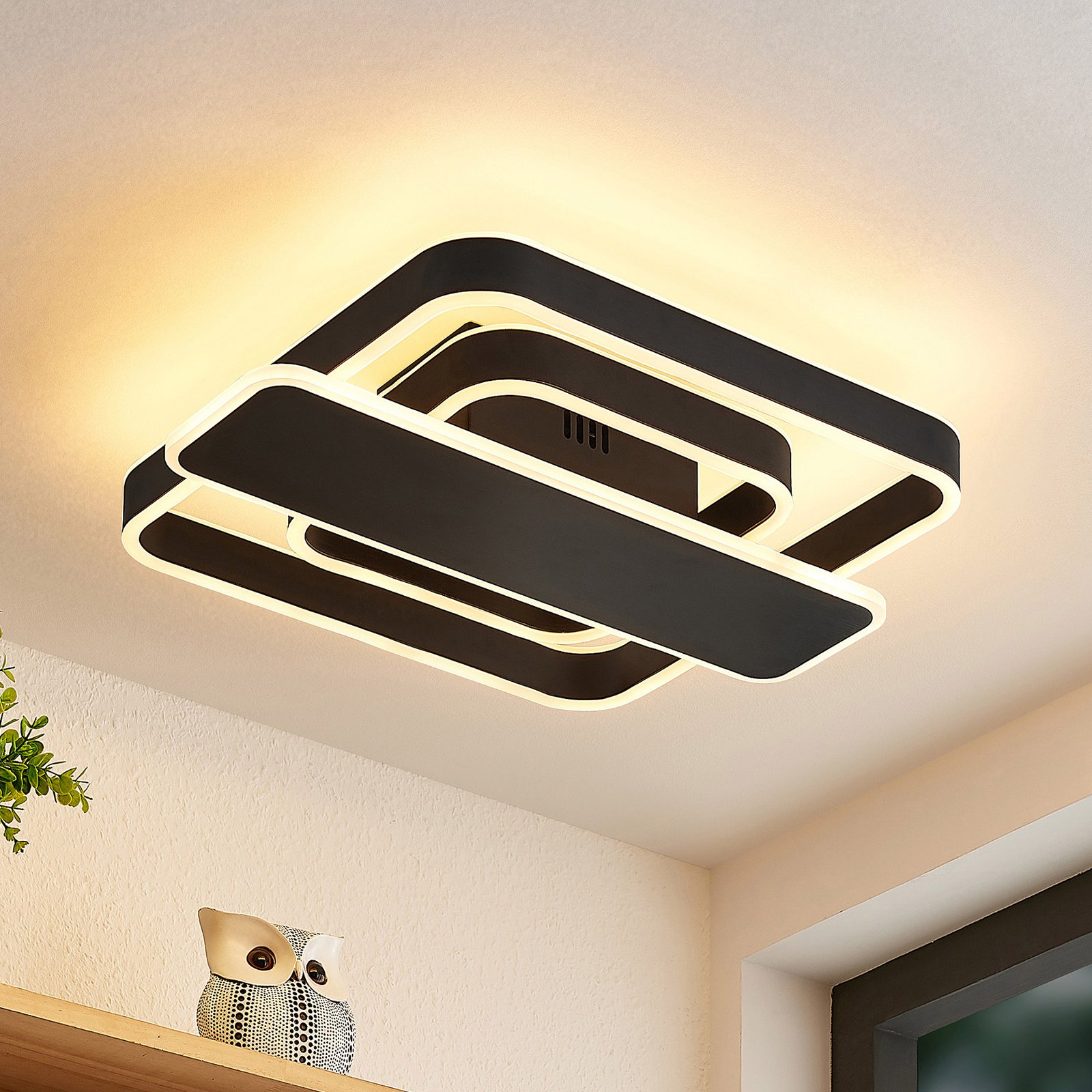 Lucande Linetti LED plafondlamp hoekig zwart 40cm